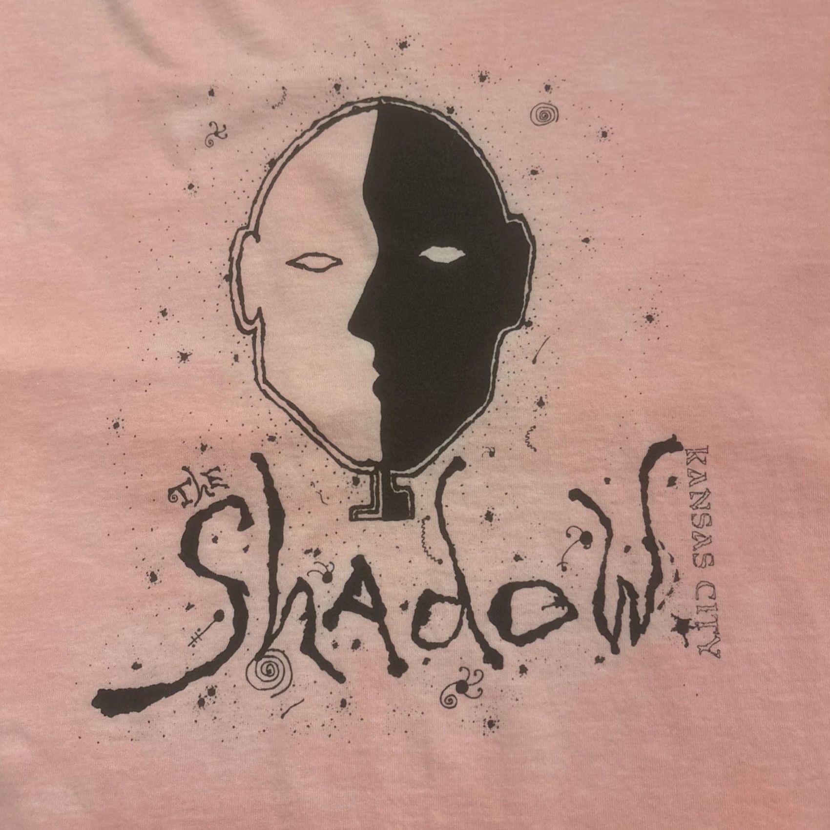 Vintage VINTAGE The Shadow T-Shirt Kansas City Missouri Music Venue Single Stitch Sz XL Mens Pink Fashion Tee Size US XL / EU 56 / 4 - 2 Thumbnail