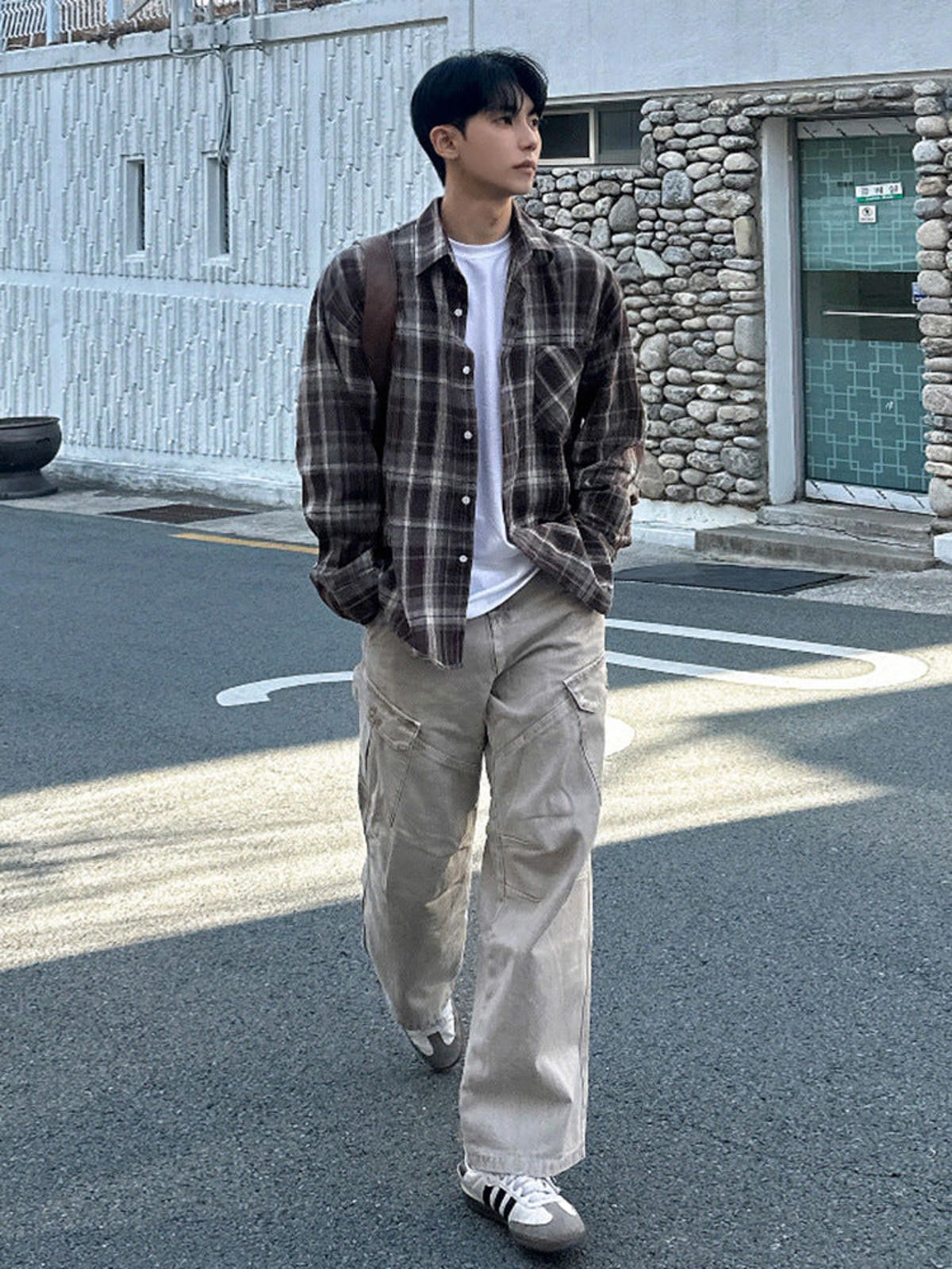 Vintage Beige Wide Leg Cargo Pants, Loose Fit Men's Trousers Size US 32 / EU 48 - 4 Thumbnail