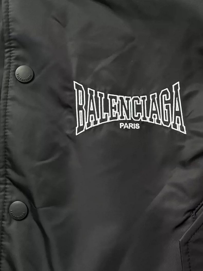 Balenciaga Balenciaga Solid monogrammed embroidered baseball collar d Size US S / EU 44-46 / 1 - 3 Thumbnail