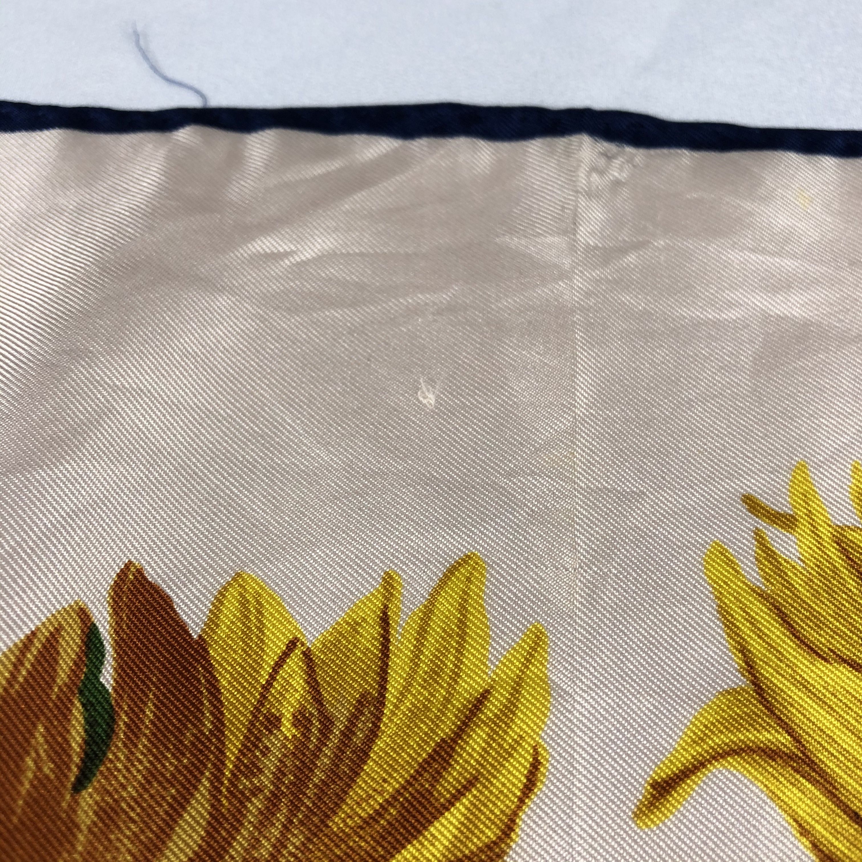 Vintage Vintage Elle Paris Silk Scarf Size ONE SIZE - 6 Thumbnail