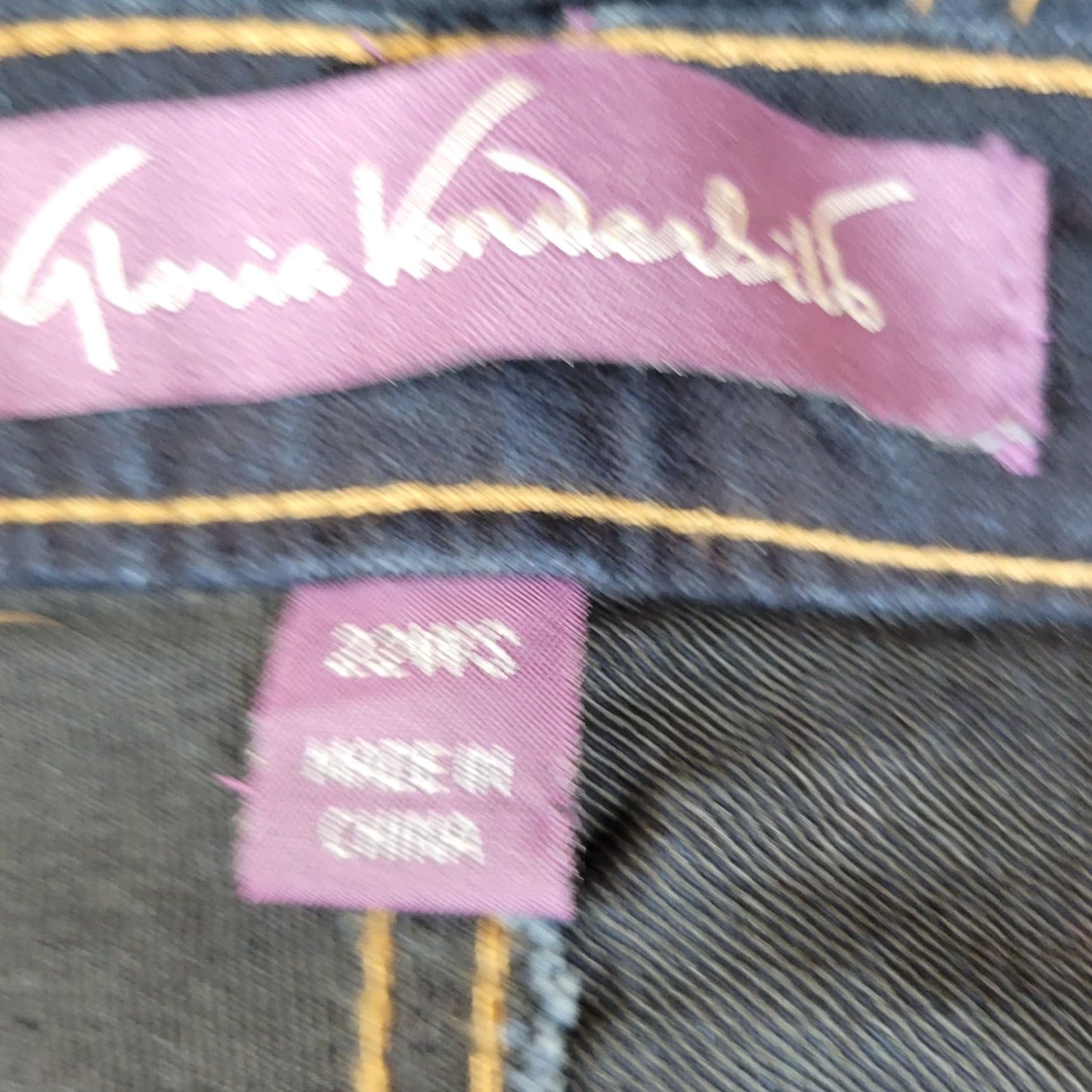 Gloria Vanderbilt Gloria Vanderbilt Jeans Womens Plus 22W Dark Wash Denim Stretch Straight 27" Inseam Size 22W Blue Shirt? Size 40" / US 18 - 4 Thumbnail