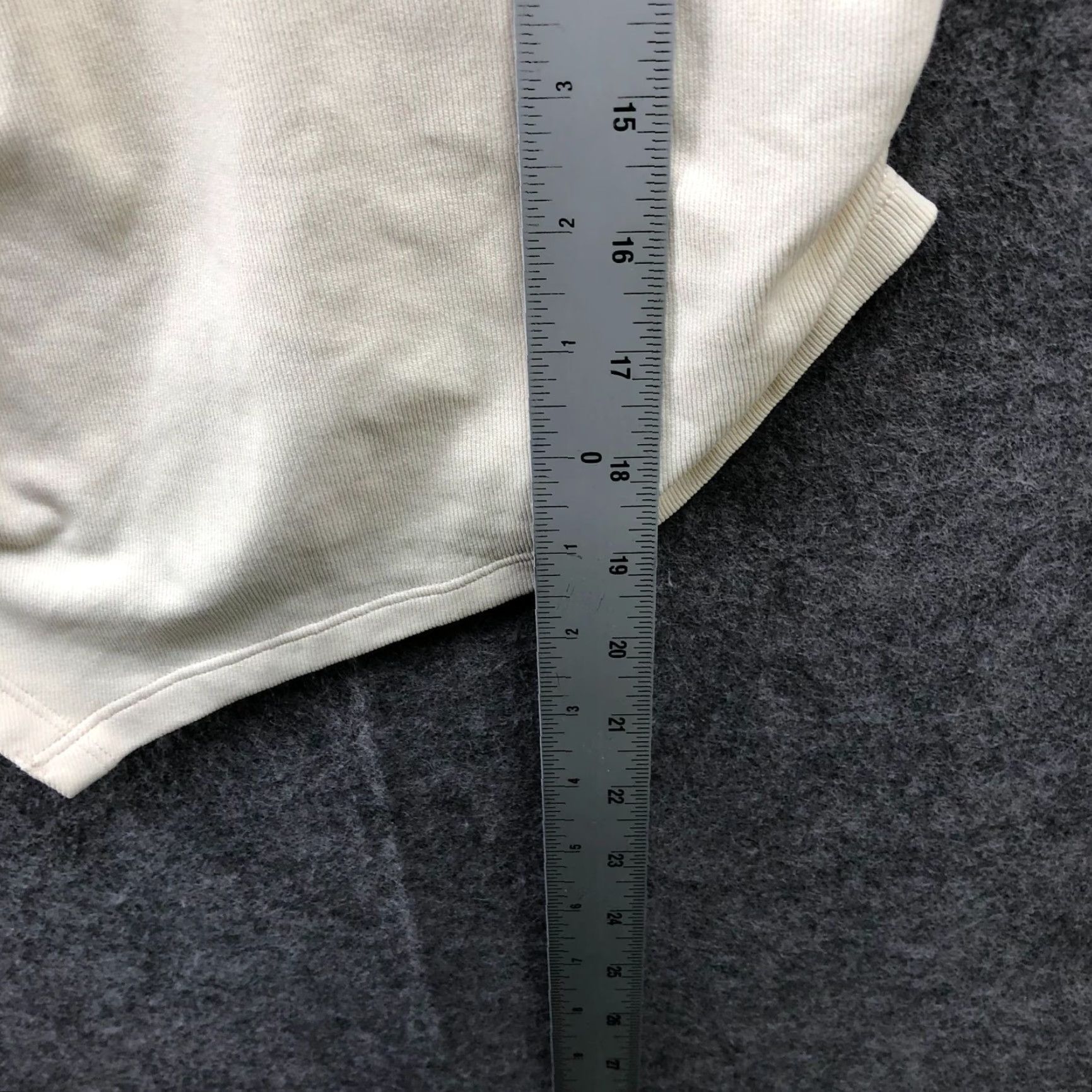 Vintage VINTAGE OQQ Women's Cropped T-Shirt Long Sleeve Activewear M Beige Stretch Breathable Moisuture Wicking Gym Yoga Size M / US 6-8 / IT 42-44 - 7 Thumbnail