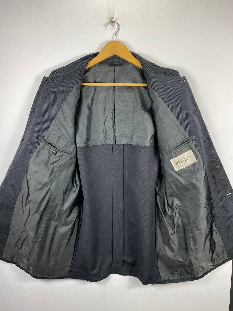 Balmain balmain paris light jacket few button damage Size US L / EU 52-54 / 3 - 5 Thumbnail
