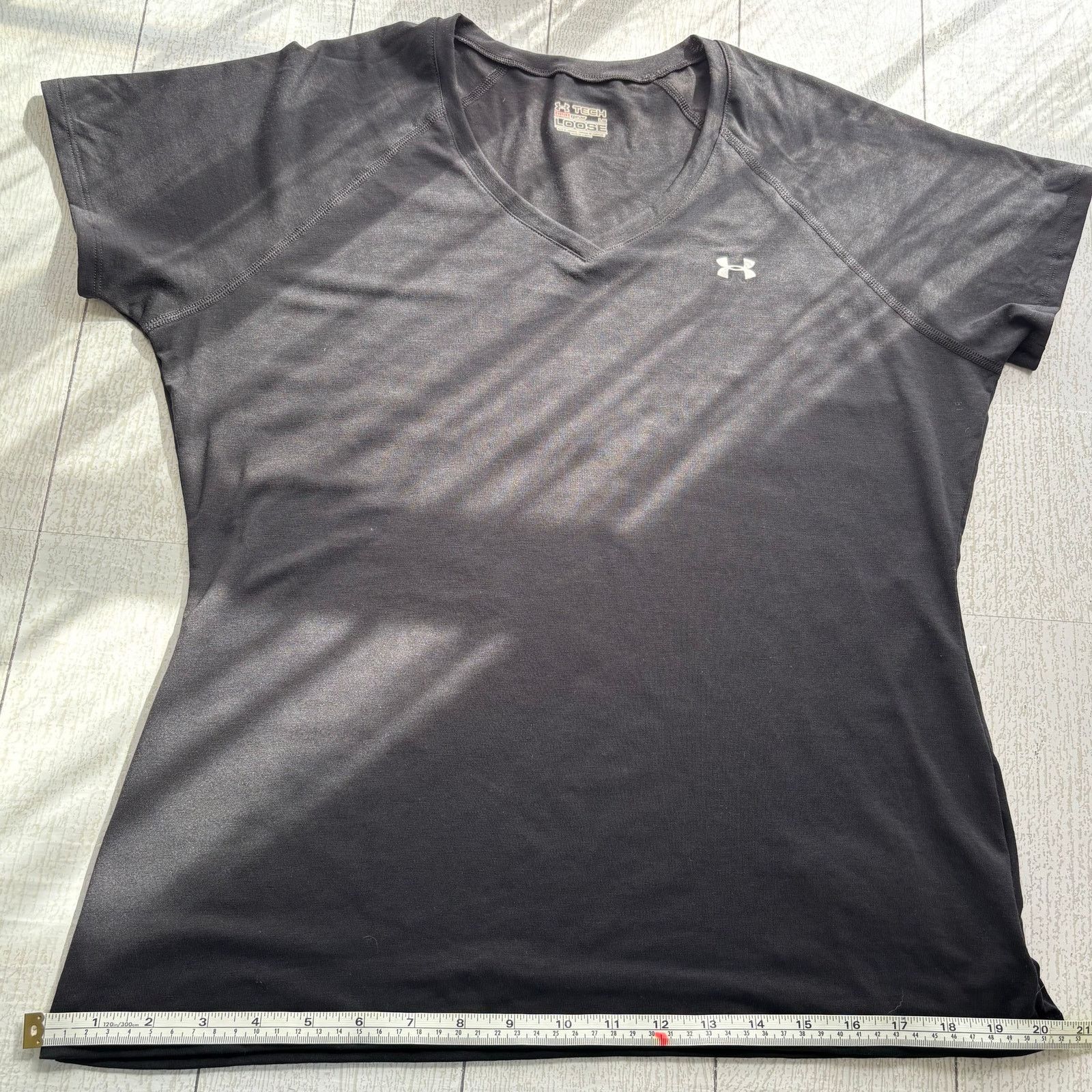 Under Armour Under Armour Tech HeatGear Black V-Neck T-Shirt Large NWT Size L / US 10 / IT 46 - 6 Thumbnail