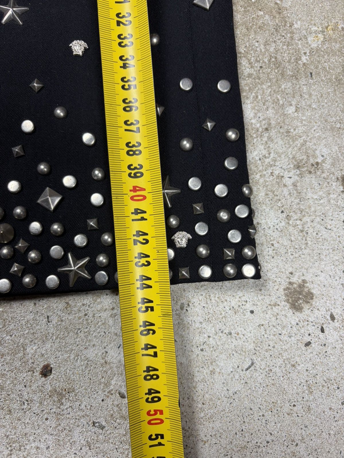 Versace Vintage 1990s Gianni Versace Wool Studs Medusa Logo Skirt Size 27" / US 4 / IT 40 - 17 Thumbnail
