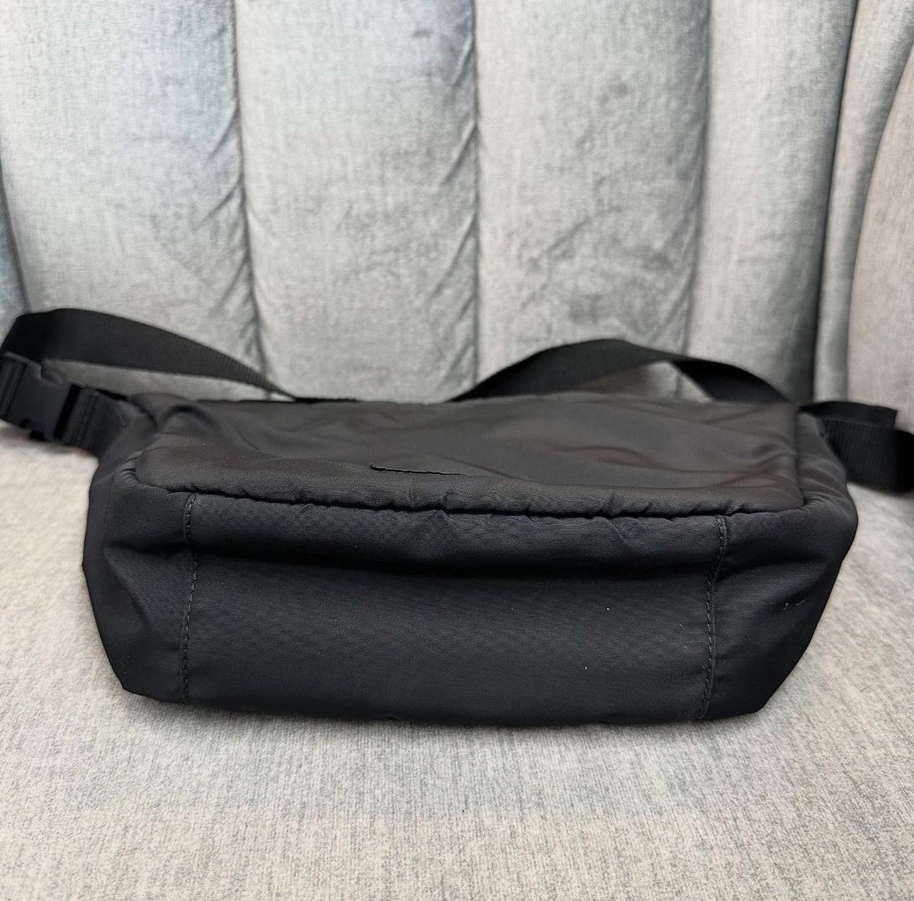 Balenciaga Authentic Balenciaga Nylon Sling Bag Size ONE SIZE - 5 Thumbnail