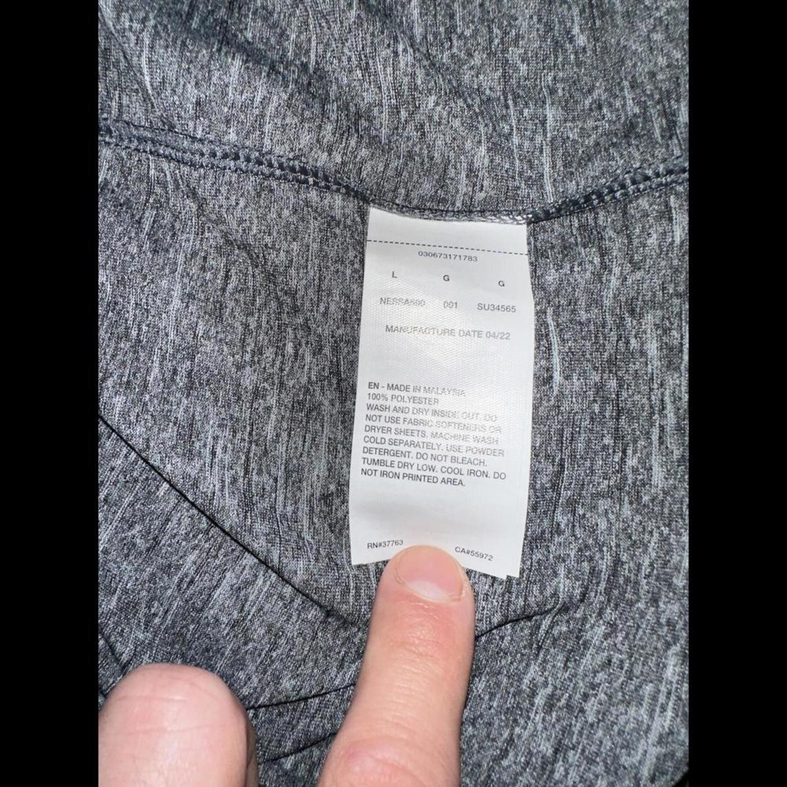 Nike Men's Heather Long Sleeve Hydroguard Swim Shirt Size US L / EU 52-54 / 3 - 7 Thumbnail
