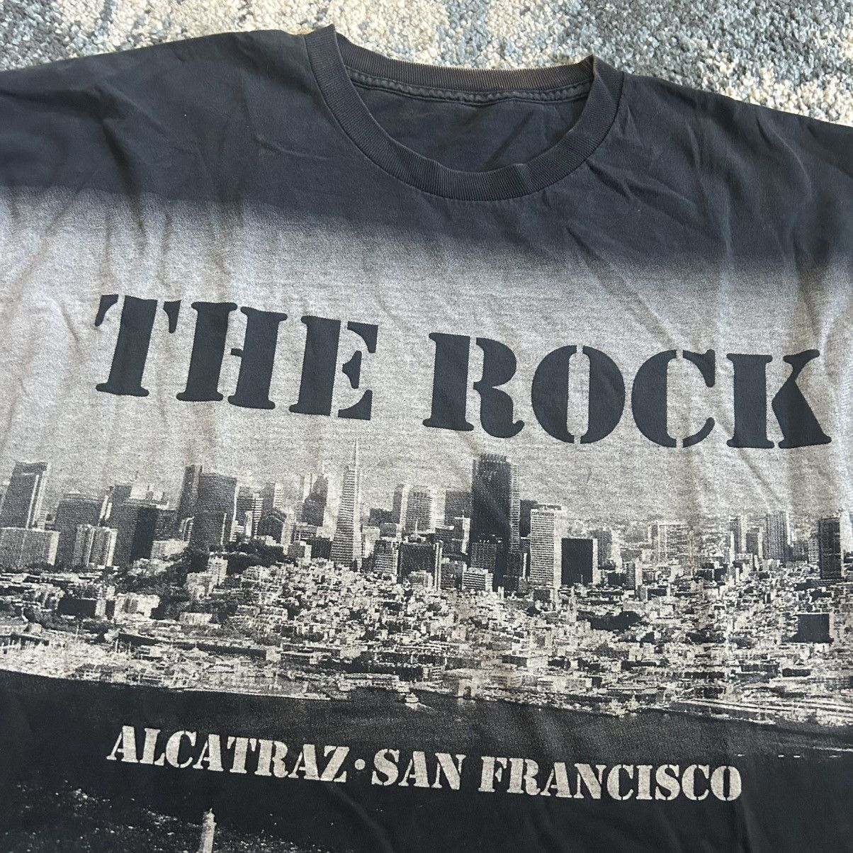 Vintage 90s distressed allover print Alcatraz tee San Francisco Size US XXL / EU 58 / 5 - 5 Thumbnail