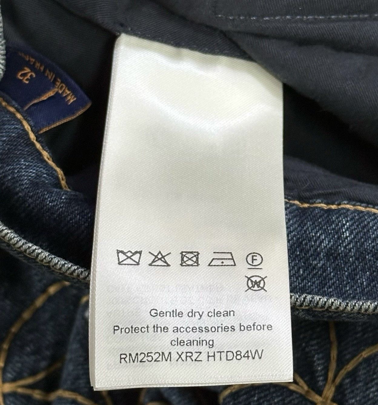 Louis Vuitton × Nigo Louis Vuitton x Nigo 32 Embroidered Workwear Denim Short Size US 32 / EU 48 - 7 Thumbnail