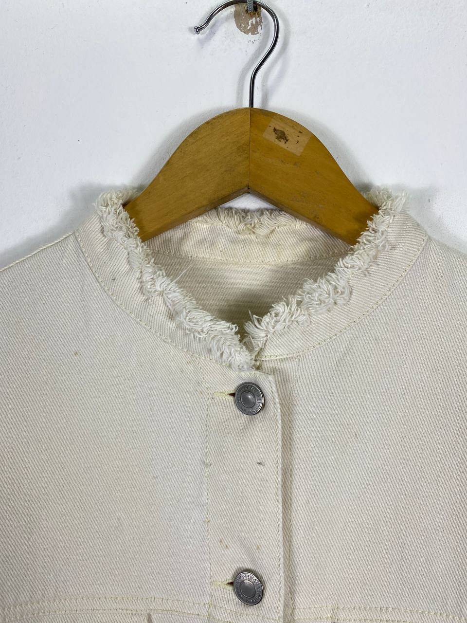 Japanese Brand japanese brand white denim jacket nice design Size US M / EU 48-50 / 2 - 2 Thumbnail