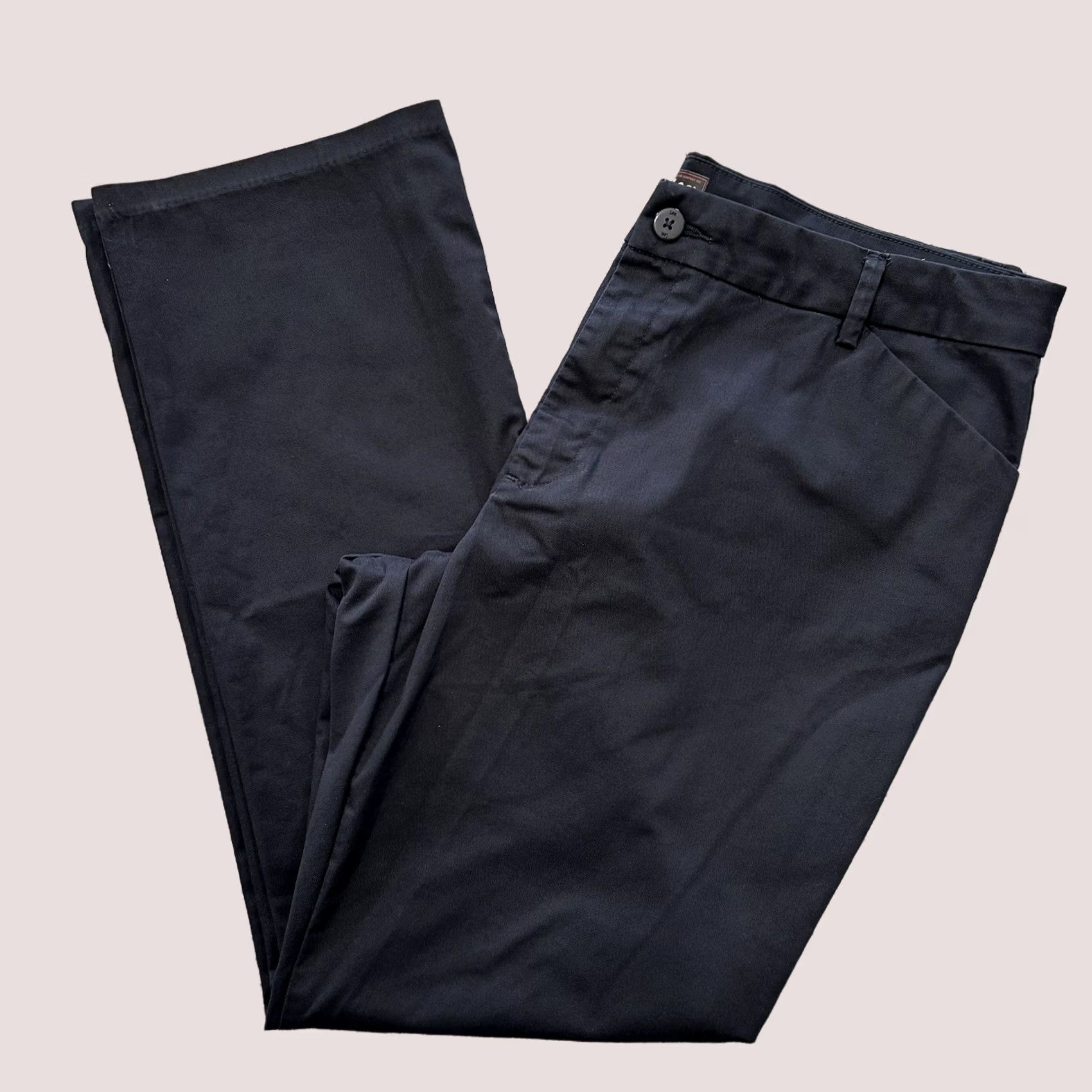 Lee Lee Pants Womens 18 38x32 Black Wrinkle Free Relaxed Fit Straight Chino Khaki Pants Size 26" / US 2 / IT 38 - 1 Thumbnail