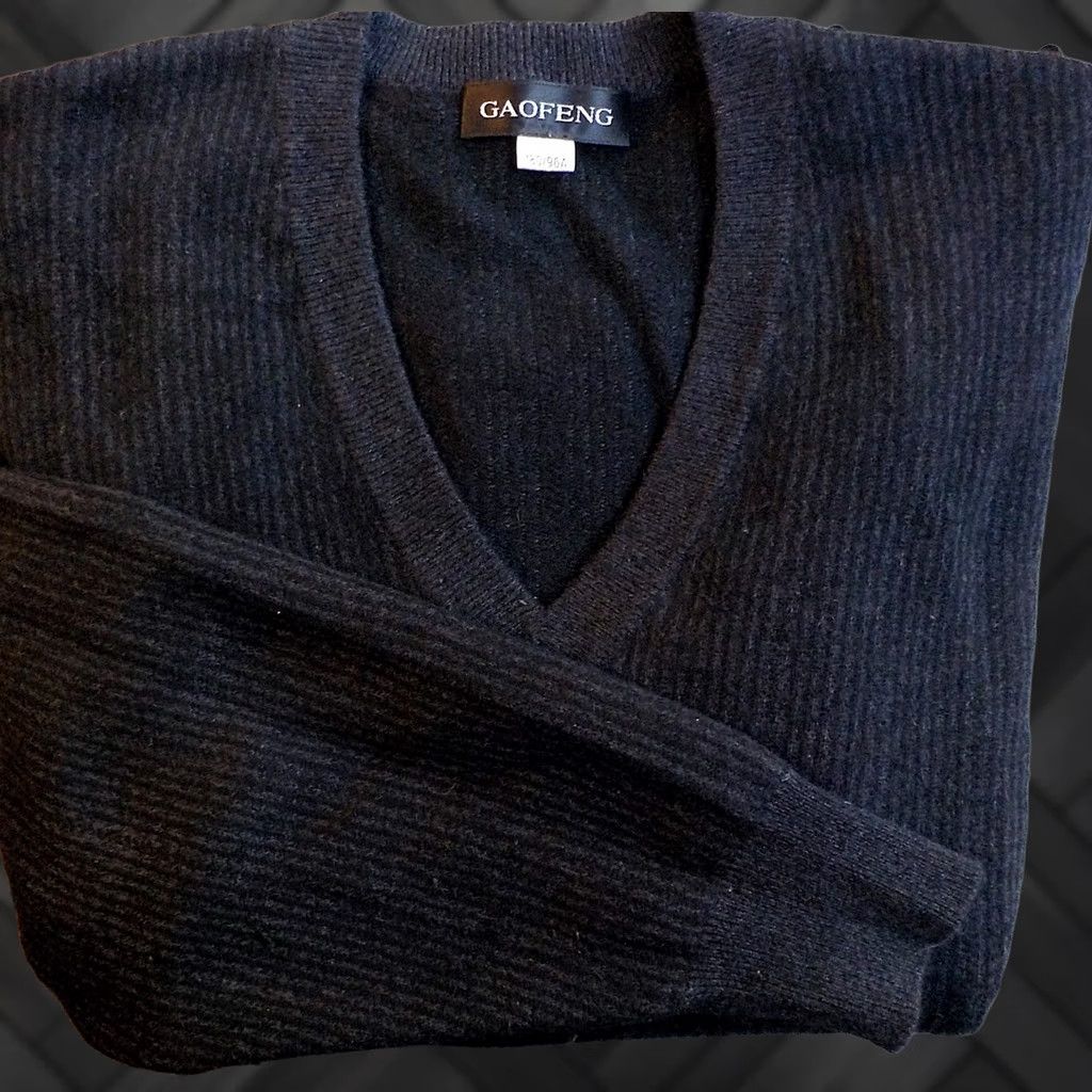 Vintage GAOFENG Ribbed V-neck Sweater Black Small Men Regular Cashmere GAOFENG Ribbed V-neck Sweater Black Small Men Regular Cashmere Size US S / EU 44-46 / 1 - 1 Thumbnail