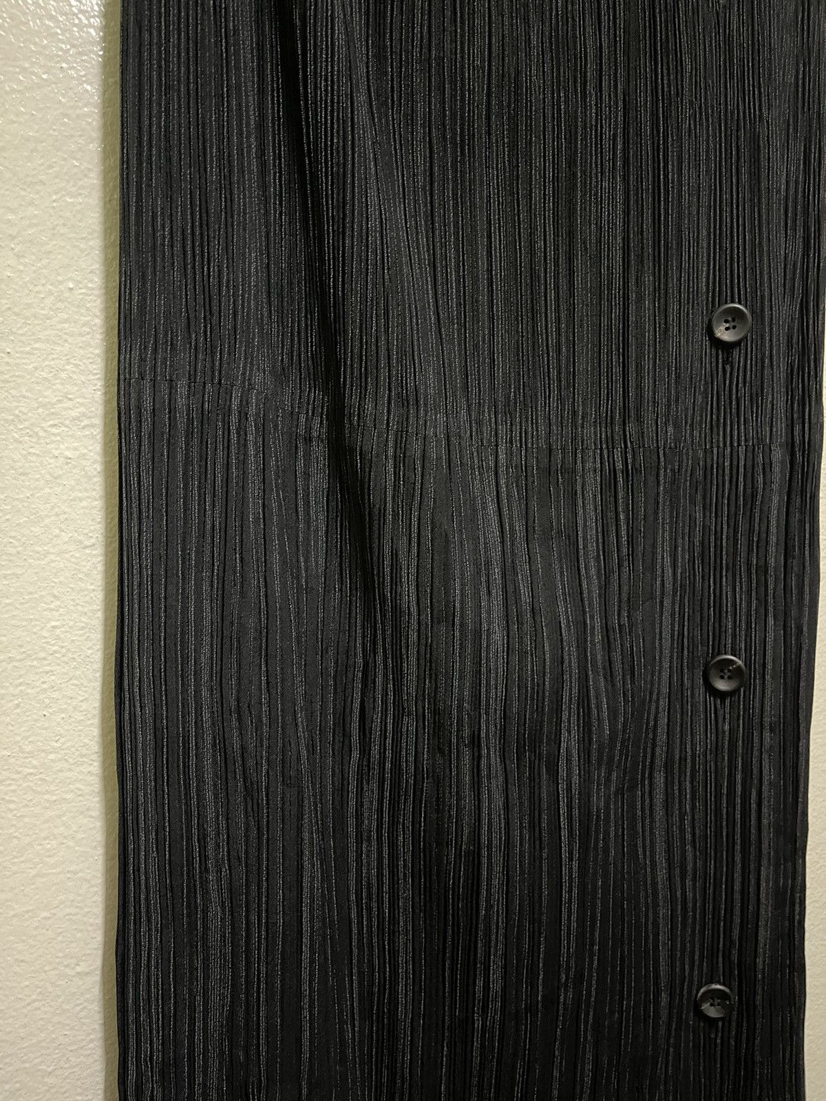 Issey Miyake × Japanese Brand Issey Miyake Sample Pleated Button Wrap Skirt Black Size 27" / US 4 / IT 40 - 3 Thumbnail