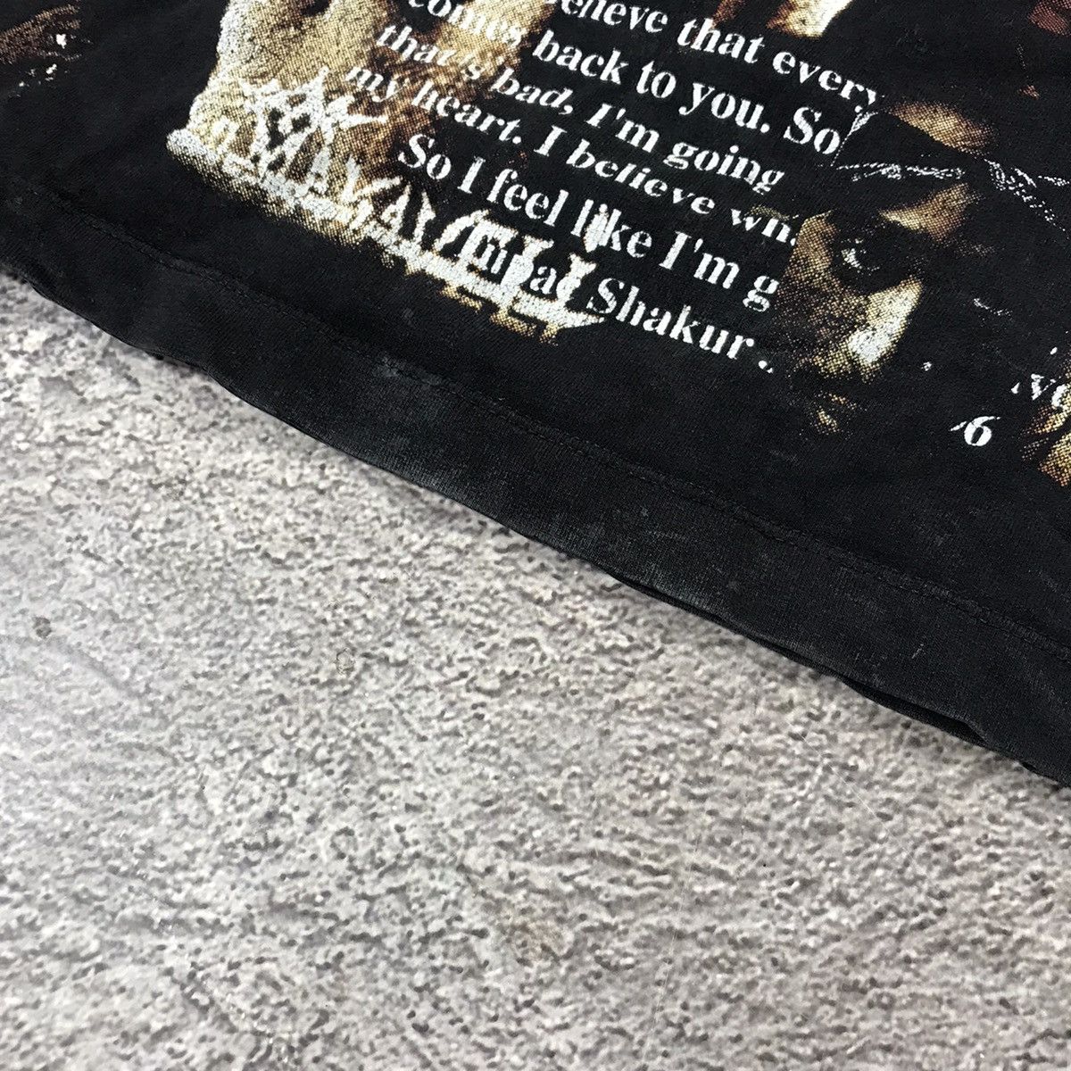 Band Tees Vintage Band Tee Tupac Amaru Shakur Rap Tee HIphop Music 90s Size US S / EU 44-46 / 1 - 4 Thumbnail
