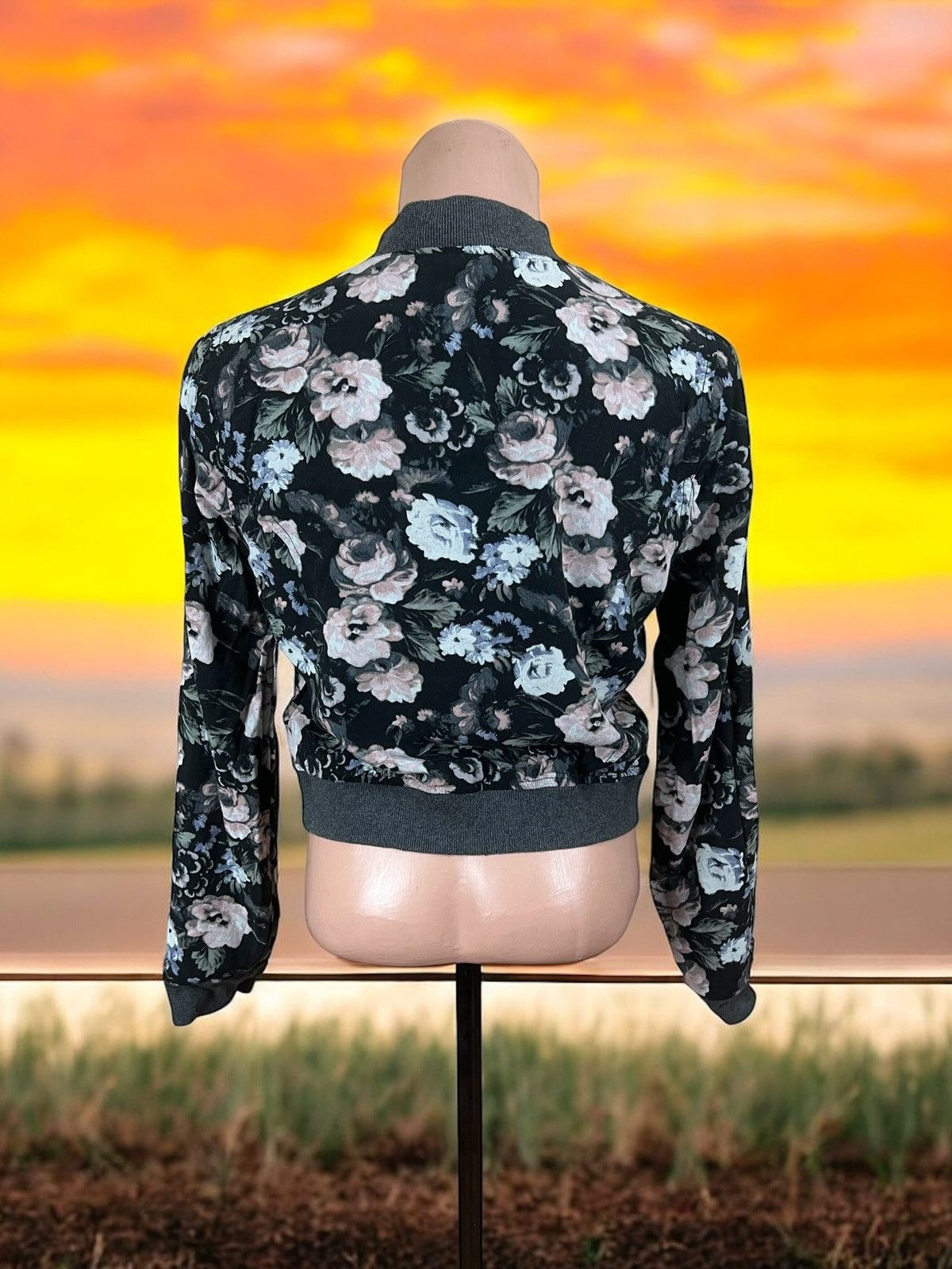 Abercrombie & Fitch Abercrombie & Fitch floral viscose bomber jacket size M Size M / US 6-8 / IT 42-44 - 3 Thumbnail