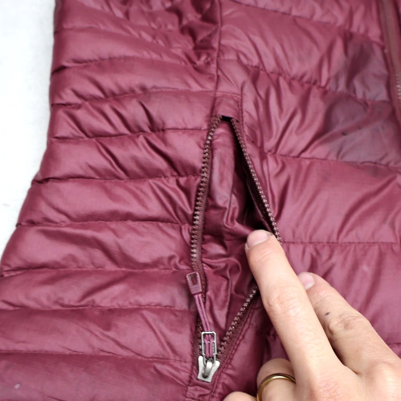 Patagonia Patagonia Vest Womens XS Red Down Quilted Puffer Sleeveless Zip Vest Light Insulated Outdoor Casual Travel Size XS / US 0-2 / IT 36-38 - 2 Thumbnail
