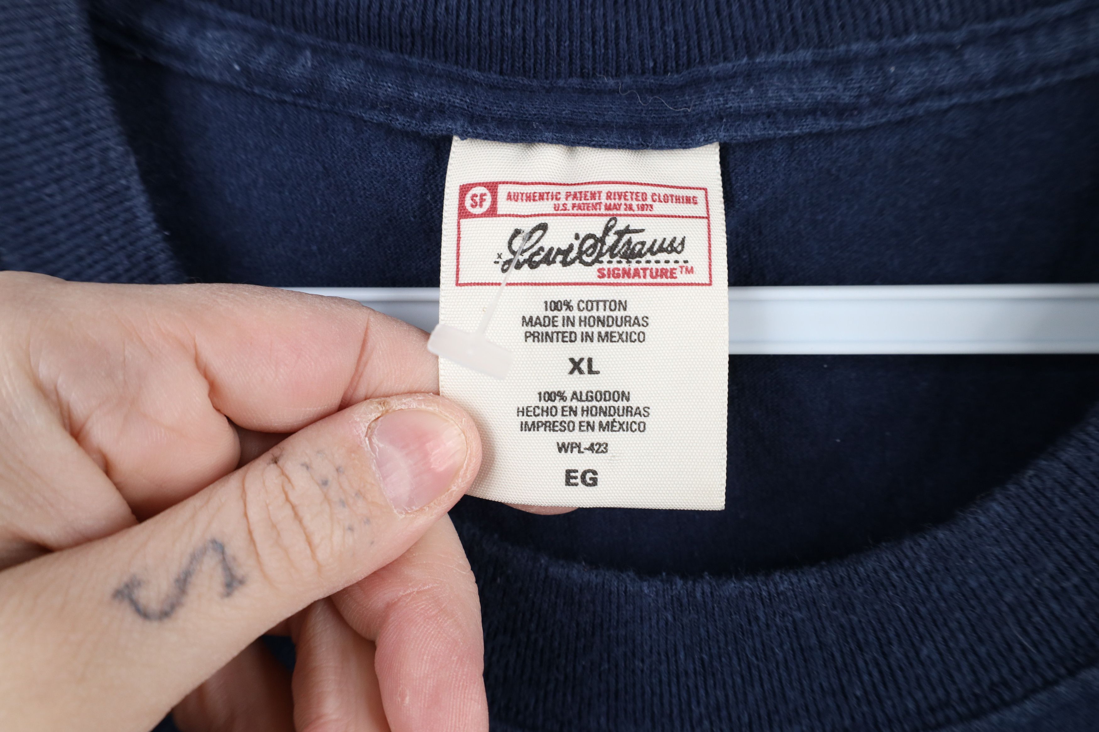 Levi's × Vintage Vintage Y2K Levis Script Short Sleeve T-Shirt Navy Blue Size US XL / EU 56 / 4 - 7 Thumbnail