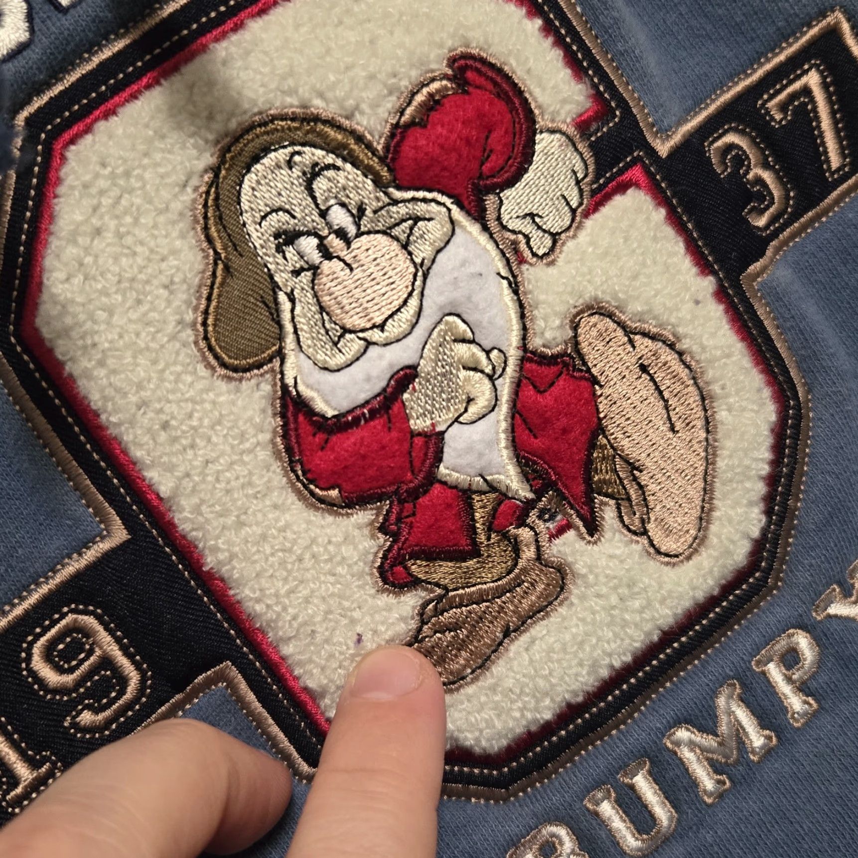 Disney VINTAGE Grumpy Walt Disney World Hoodie Men S Blue Embroidered Disneybound Pullover Sports Retro 90s Dirty? Size US S / EU 44-46 / 1 - 4 Thumbnail