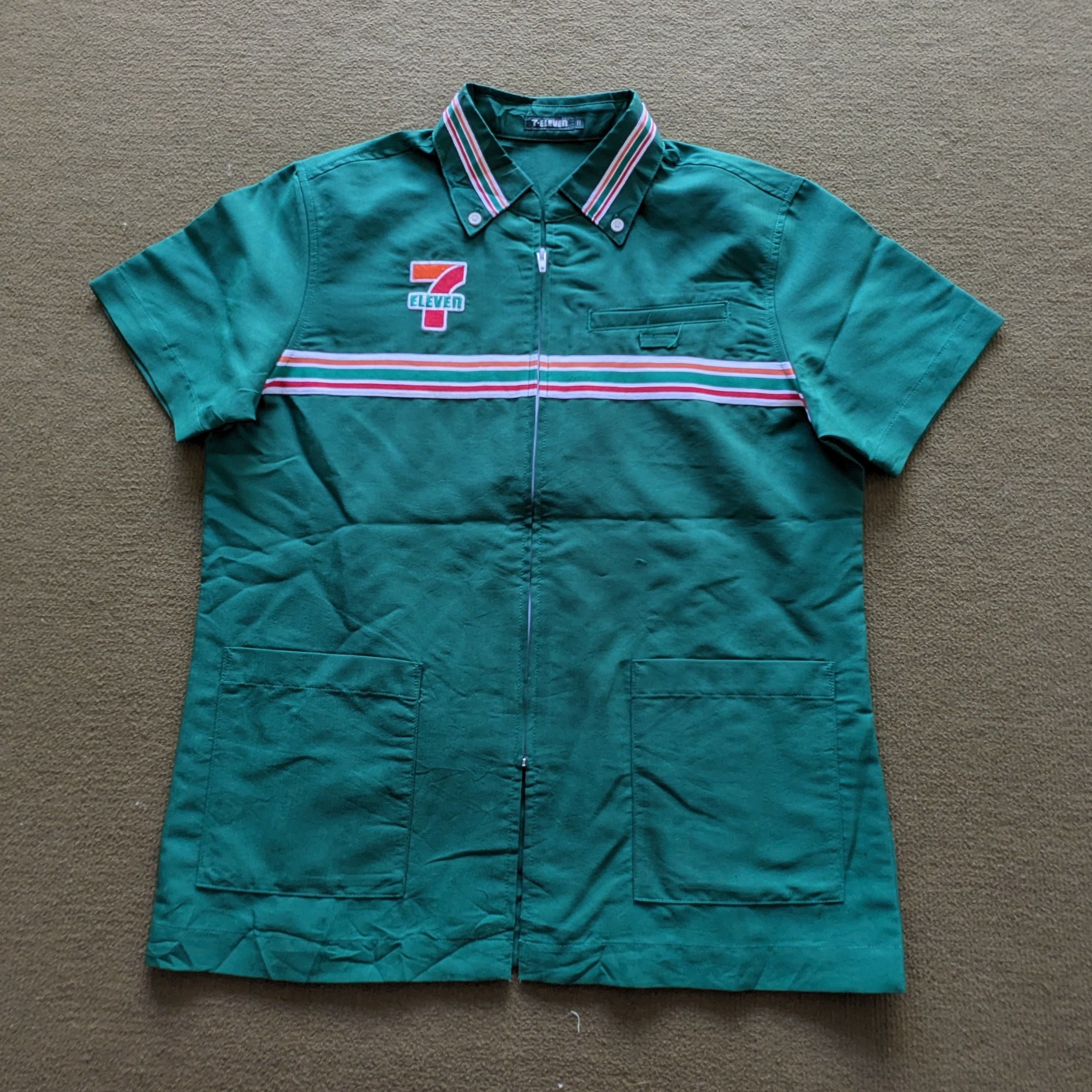 Japanese Brand Vintage 7 ELEVEN Uniform Workers Shirts Size US S / EU 44-46 / 1 - 1 Thumbnail