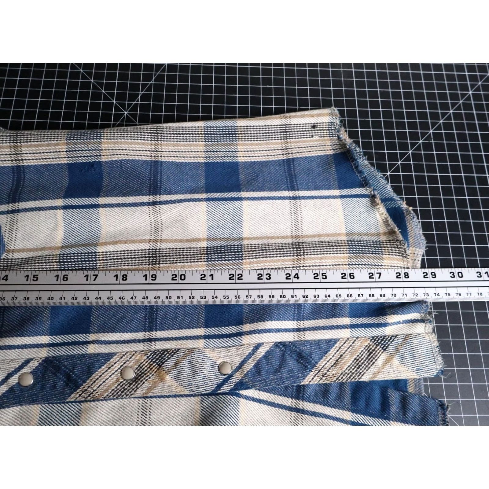 Wrangler VINTAGE Wrangler Western Shirt Men's L Gray Blue Plaid Pearl Snap VTG Size US L / EU 52-54 / 3 - 6 Thumbnail