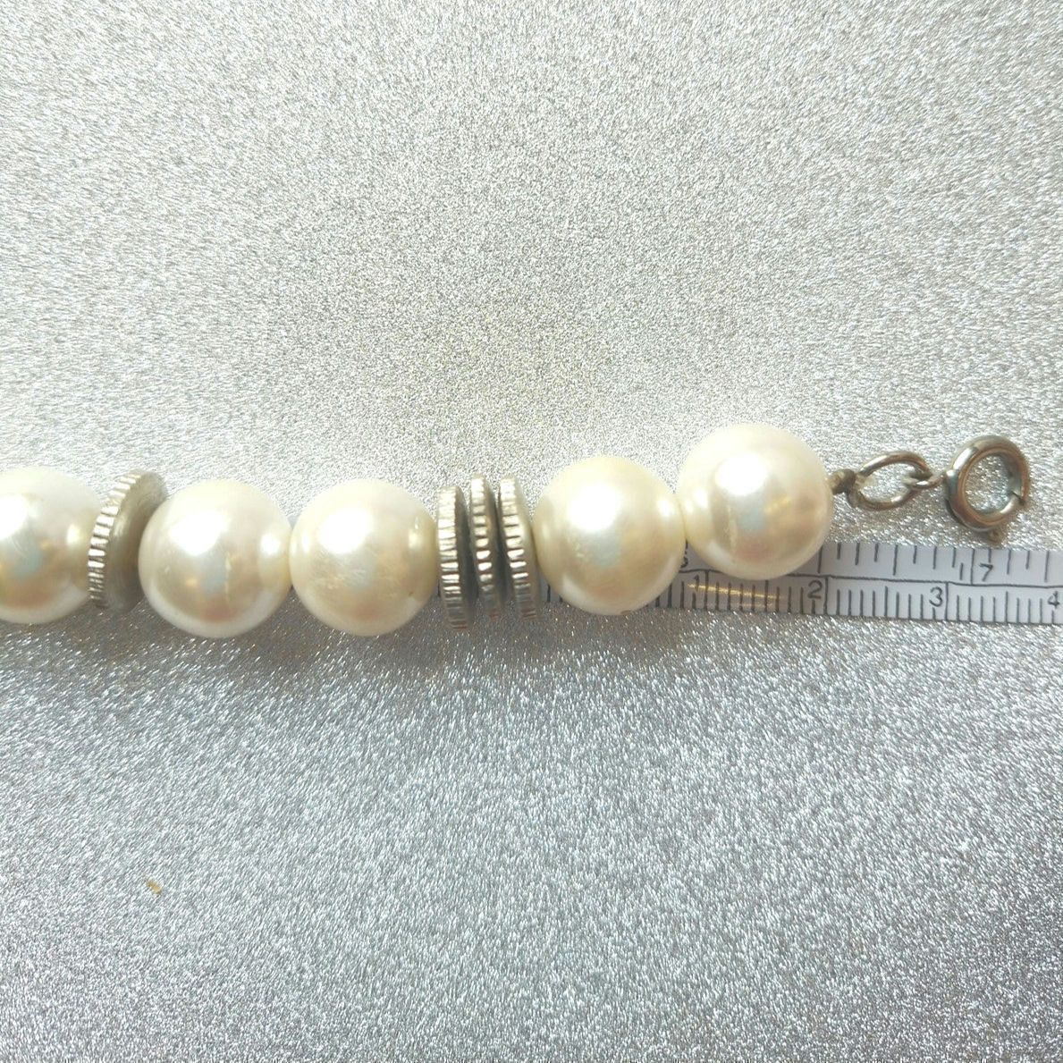 The Unbranded Brand Vintage Faux Pearls & Silver Beads Statement Necklace Size ONE SIZE - 2 Thumbnail