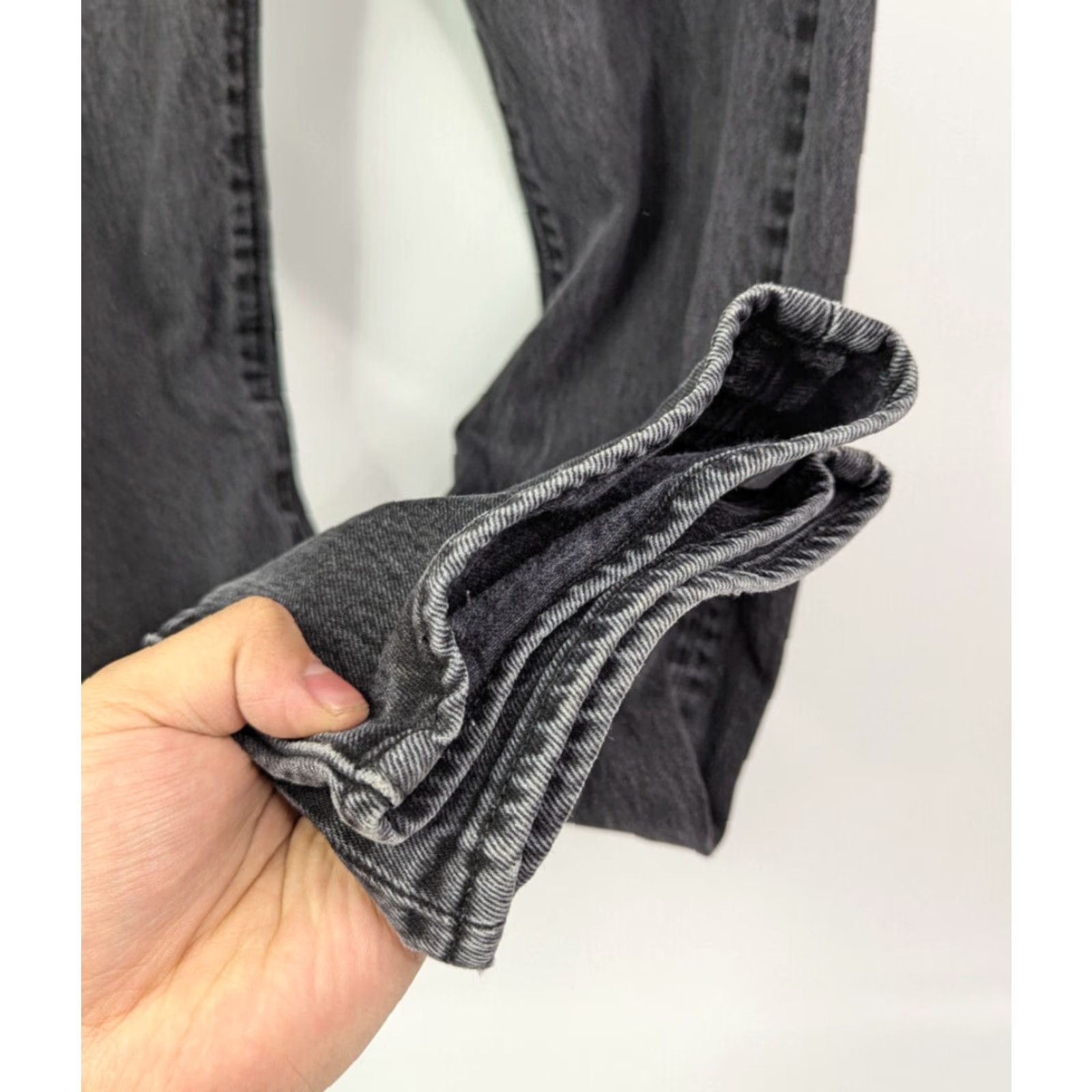 Levi's Levi’s 501 Original Fit Jeans Mens 31x34 Black Denim Button Fly Straight Size US 31 - 4 Thumbnail