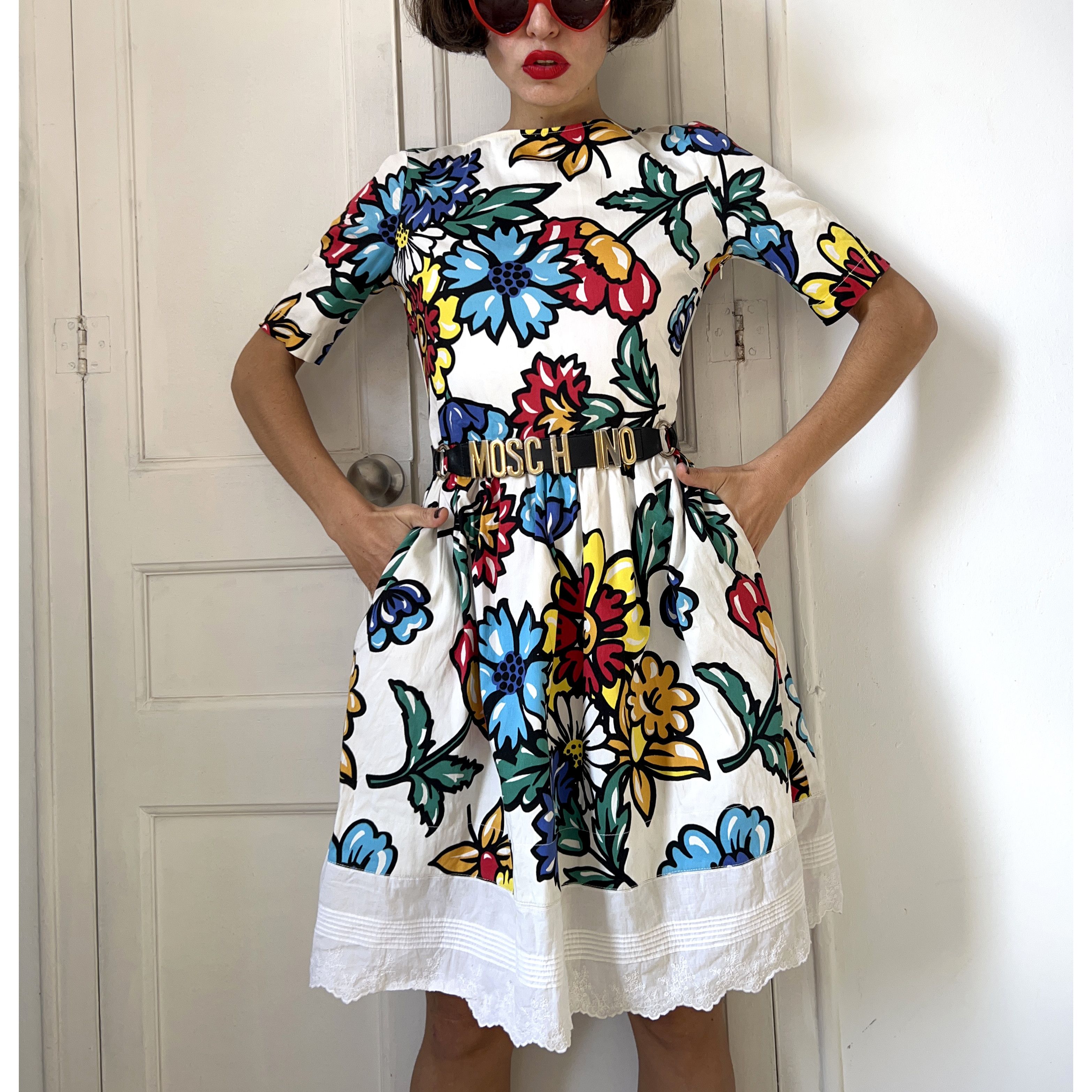 Love Moschino Love Moschino floral print white fit & flare dress Size S / US 4 / IT 40 - 6 Thumbnail