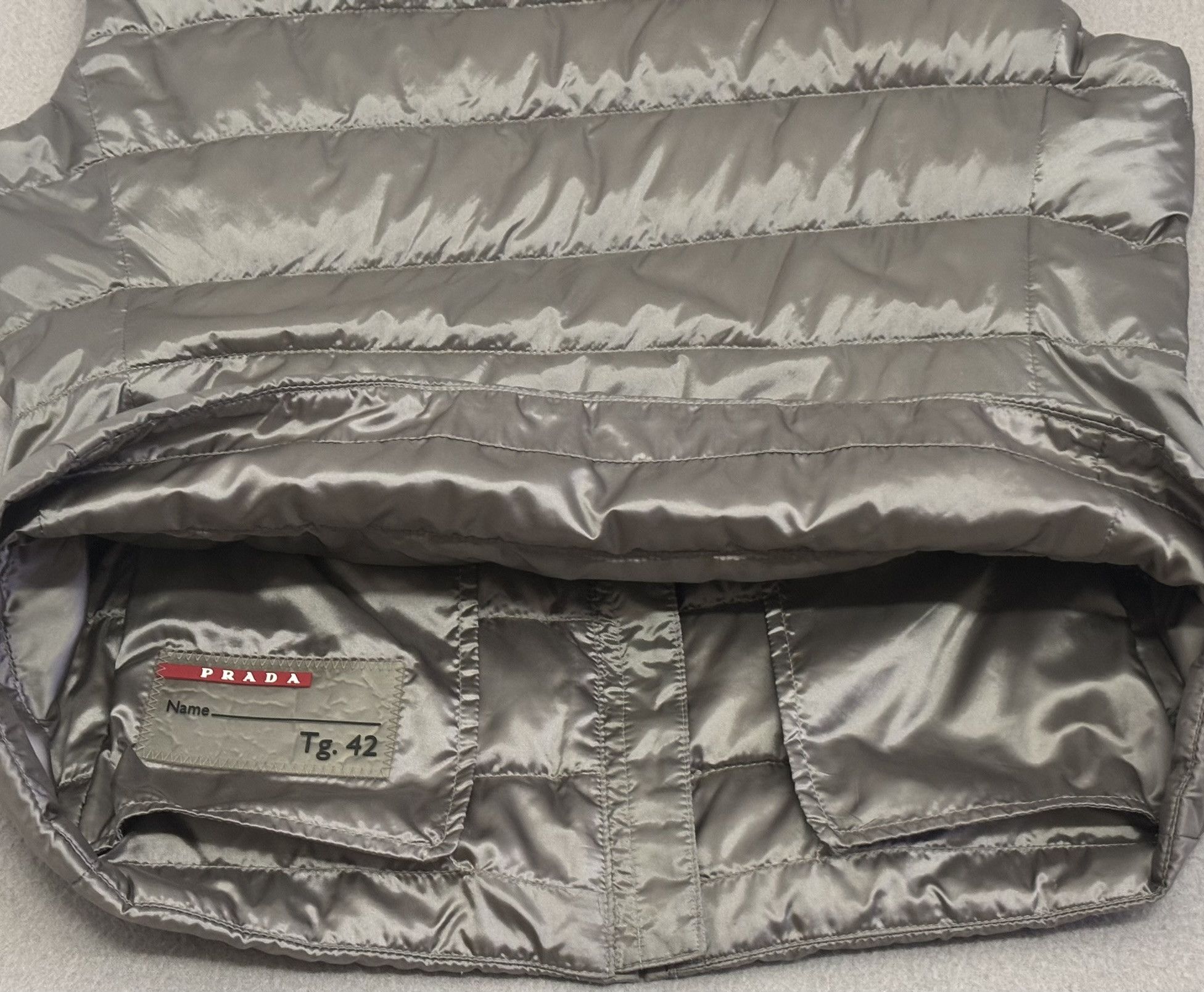 Prada Prada vest size 42 Size M / US 6-8 / IT 42-44 - 8 Thumbnail