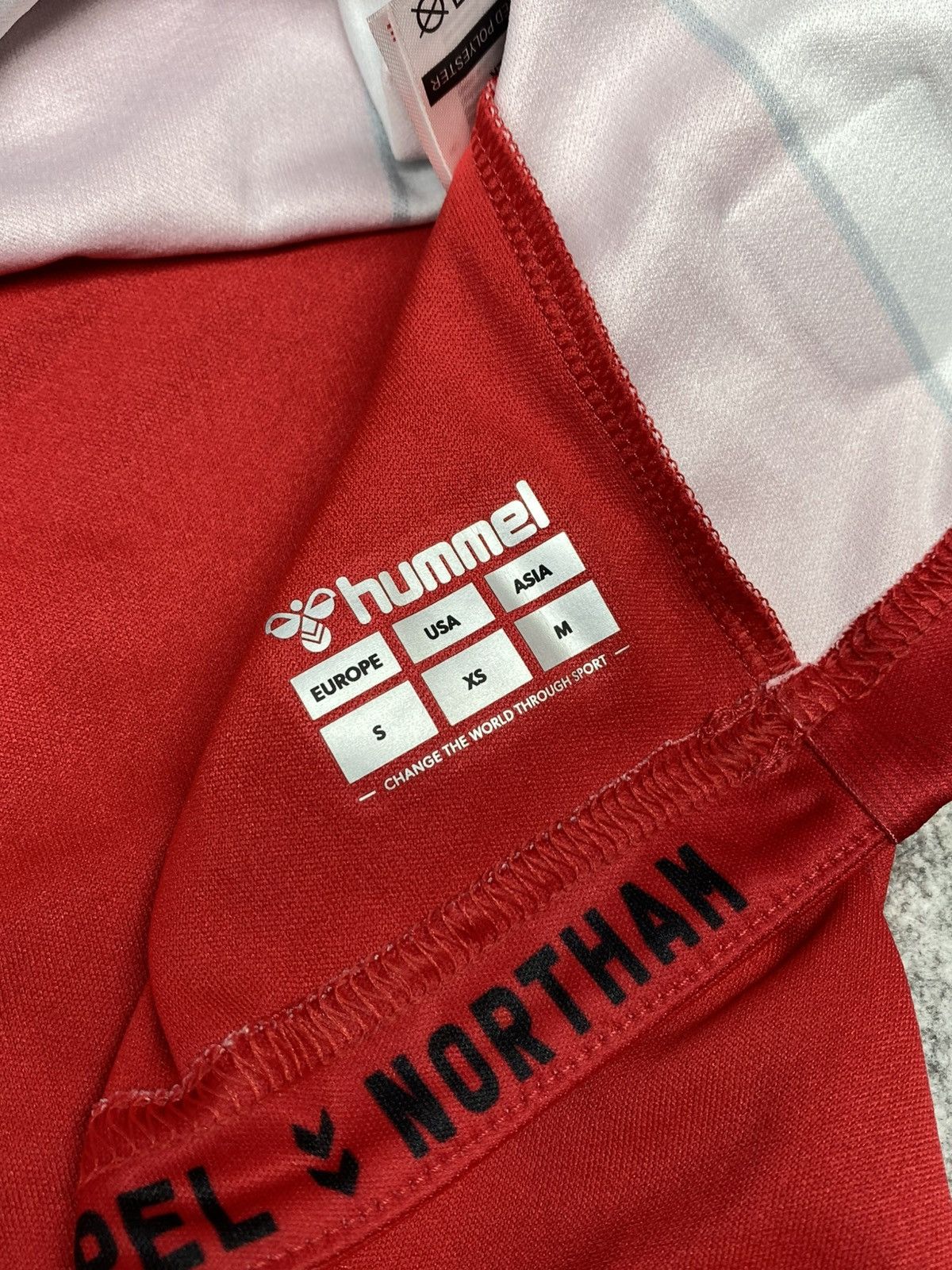Hummel Southampton 2021/22 Home Football Soccer Jersey Size US S / EU 44-46 / 1 - 16 Thumbnail