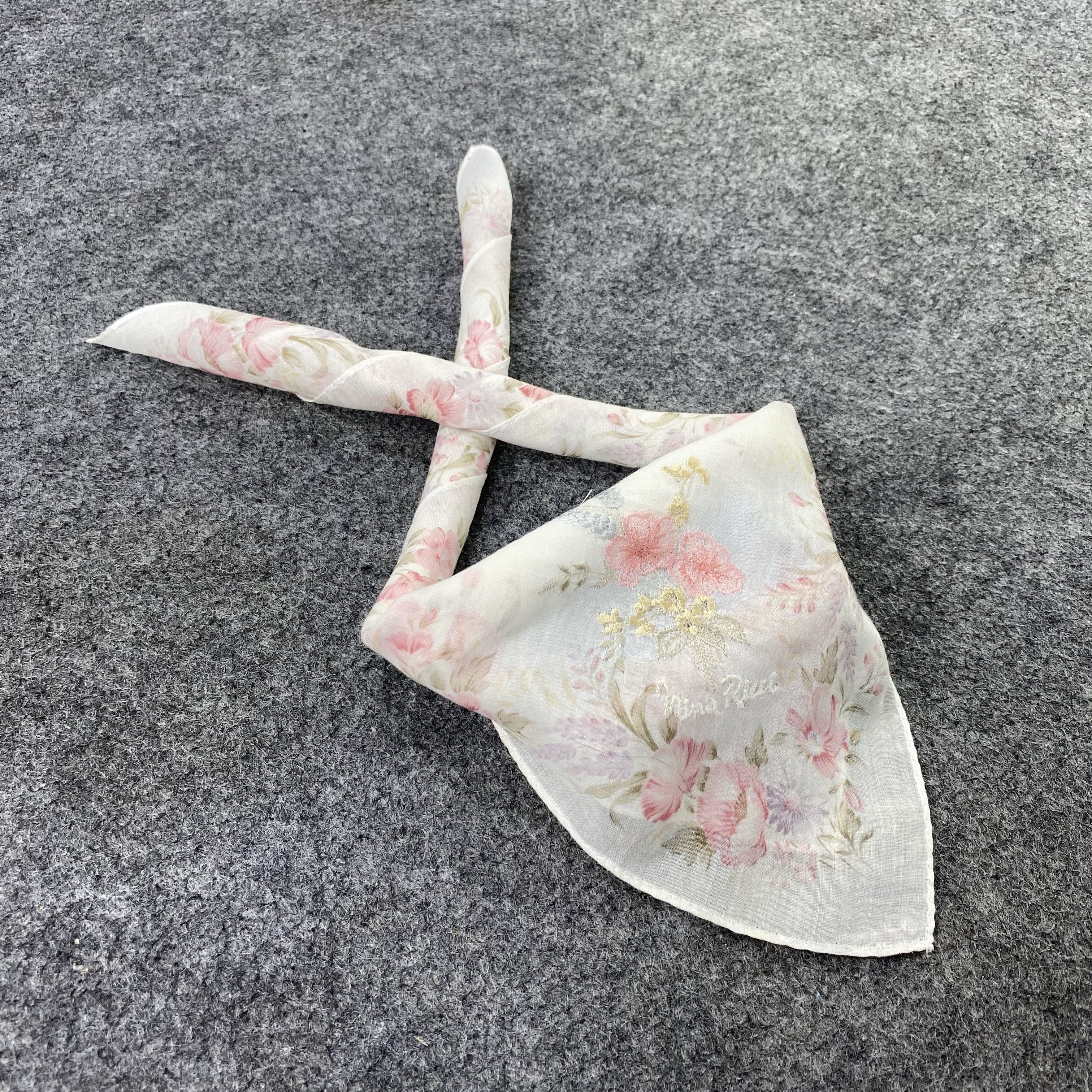 Nina Ricci Nina Ricci Handkerchief / Bandana / Neckerchief-B1542 Size ONE SIZE - 1 Thumbnail