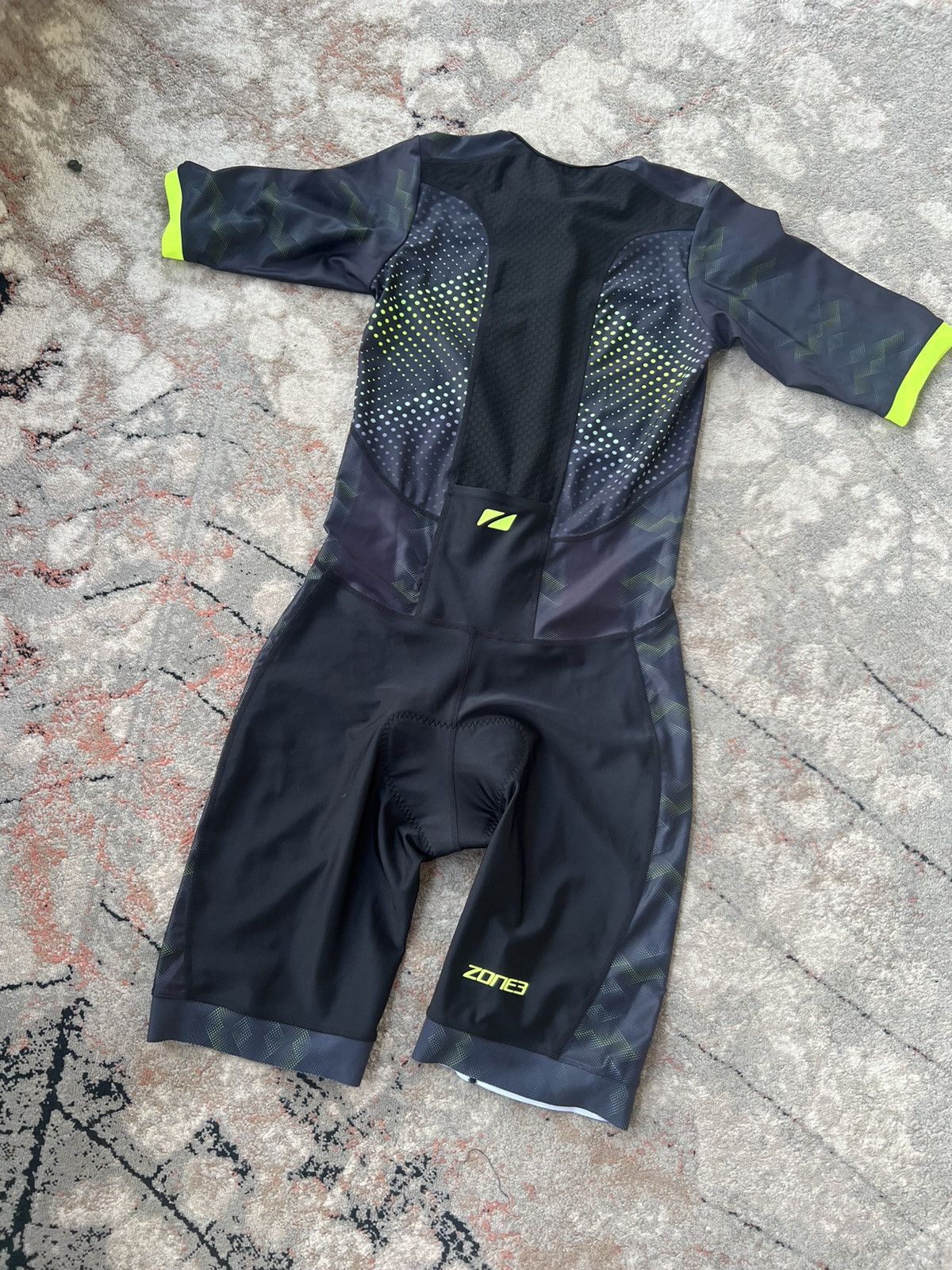 Other Zone3 Short Sleeve Trisuit Size US L / EU 52-54 / 3 - 4 Thumbnail