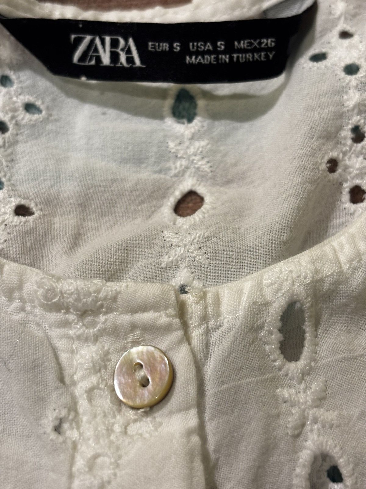 Zara Women’s white short sleeve Blouse.wt1902 Size S / US 4 / IT 40 - 9 Thumbnail