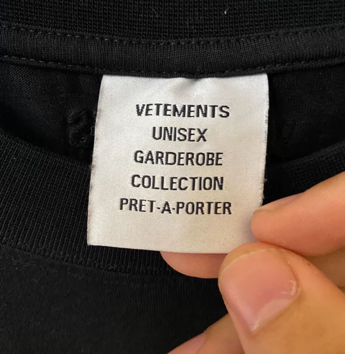 Vetements Vetements Love Handshake Short Sleeve 2412-Nextarrow Size US S / EU 44-46 / 1 - 5 Thumbnail
