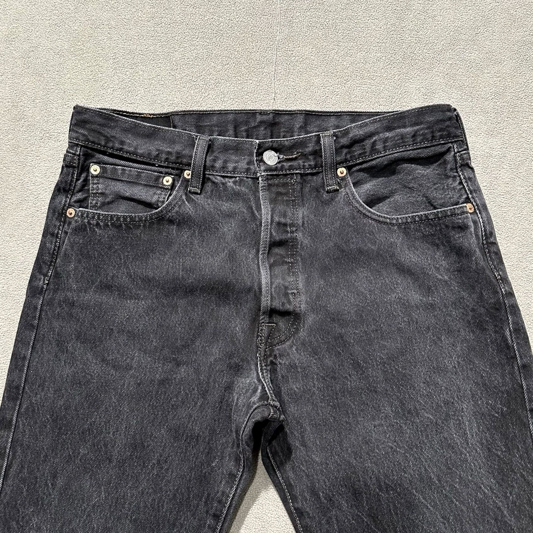 Levi's Levi's 501 Jeans Mens 34x34 Button Fly Dark Denim GUC Regular Fit Straight 5-Pocket Black 33x30.5 Inseam Vintage No Size US 34 / EU 50 - 3 Thumbnail