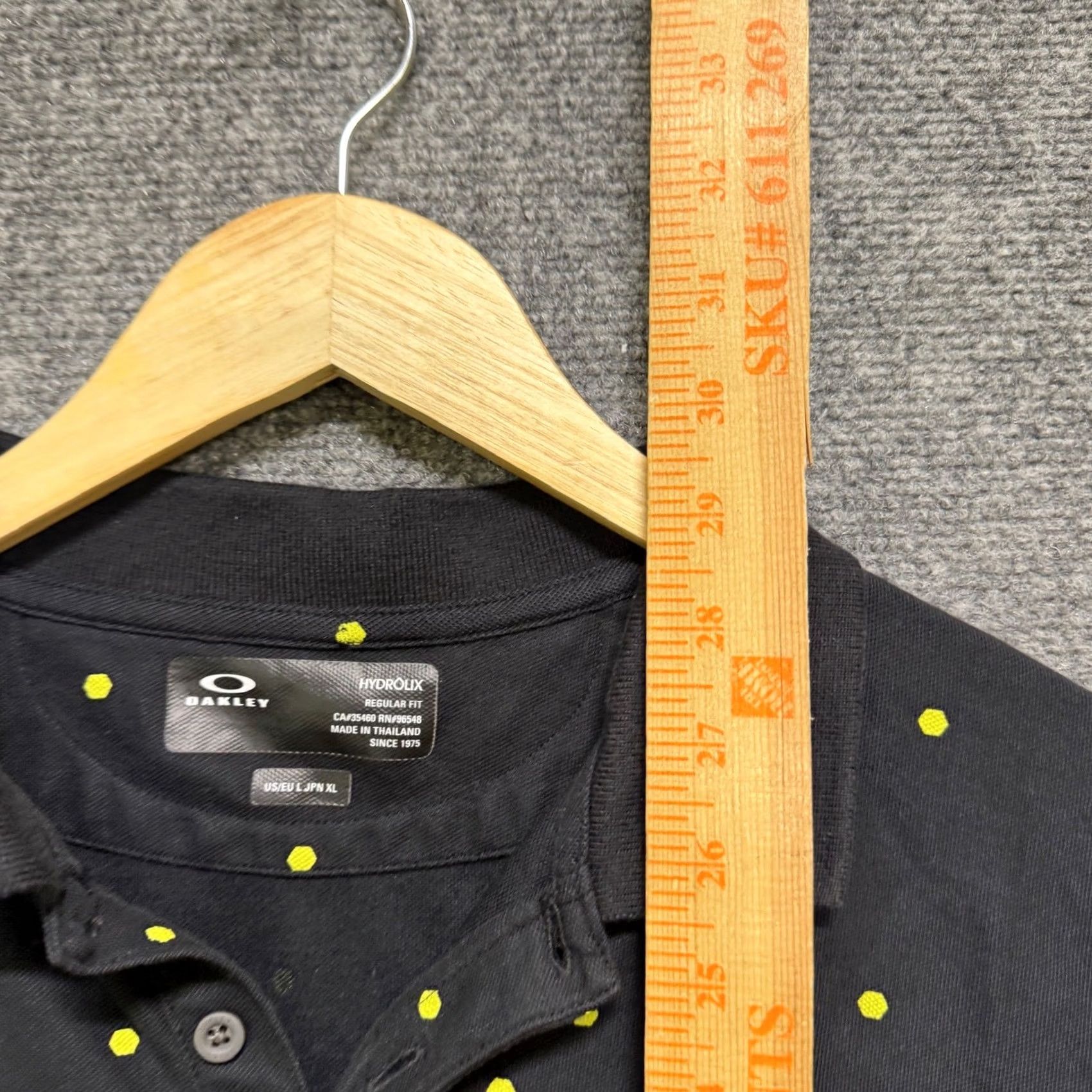 Oakley Oakley Polo Shirt Men XL Regular Hydrolix Spotted Golf Activewear Black Polo Shirt Mens XL Regular Hydrolix Spotted Golf Activewear Size US XL / EU 56 / 4 - 4 Thumbnail