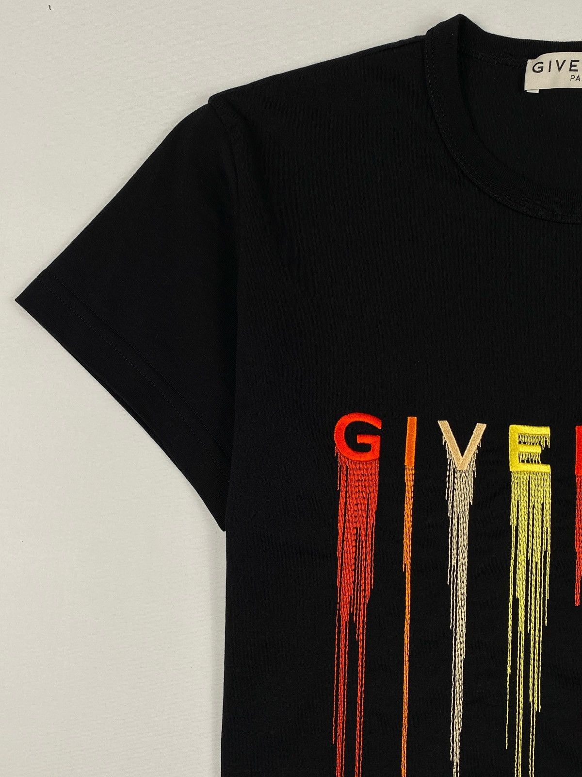Givenchy Paint Effect Embroidered Logo T-shirt Size US S / EU 44-46 / 1 - 5 Thumbnail