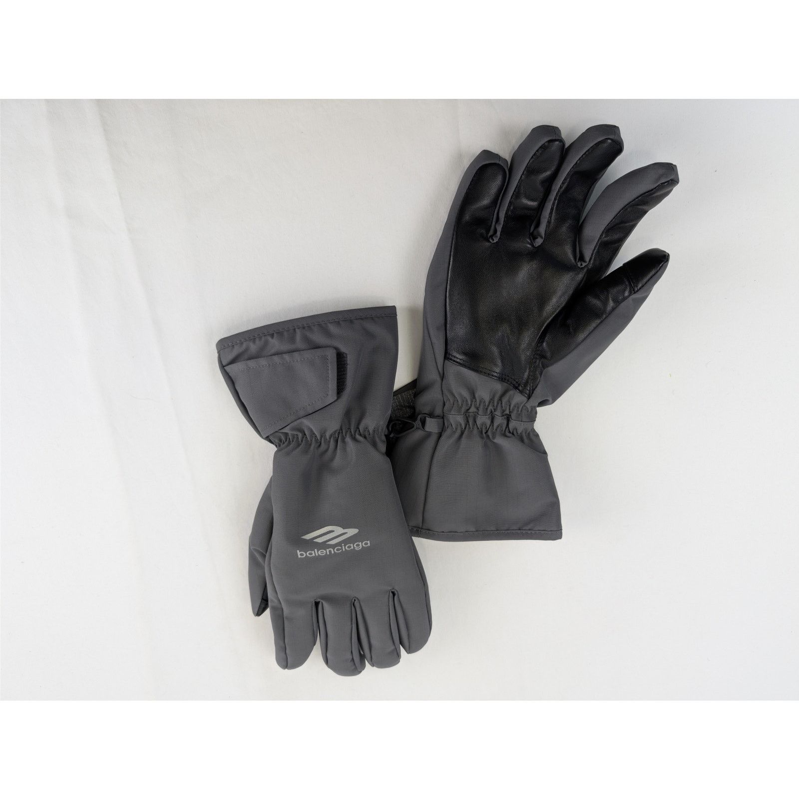 Balenciaga o1rshd1 Size: S / Ripstop Ski Gloves in Dark Grey Size ONE SIZE - 14 Thumbnail