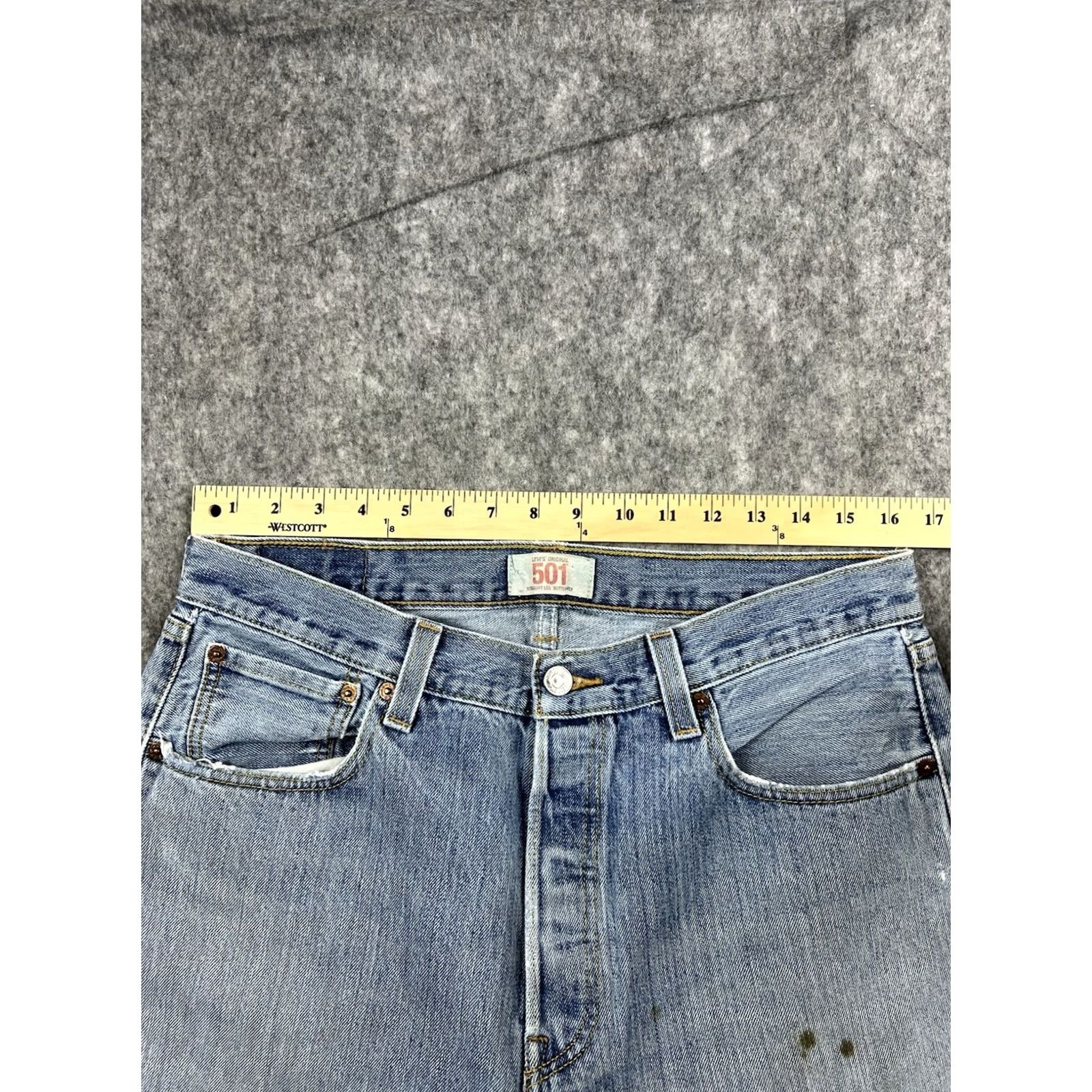 Levi's VINTAGE Levi’s 501 Jeans Men’s Straight Blue Light Wash Distressed 34x36 Size US 34 / EU 50 - 5 Thumbnail