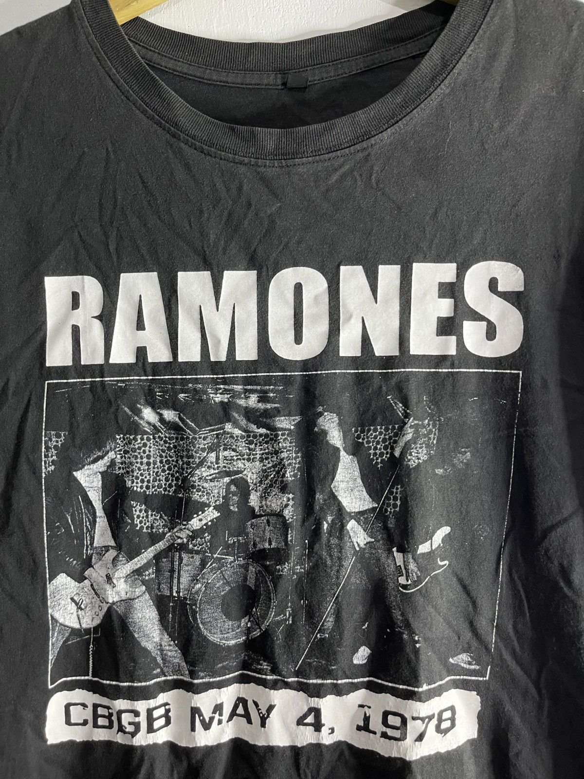 Band Tees Vintage ramones tshirt live in cbgb may 1978 Size US M / EU 48-50 / 2 - 2 Thumbnail
