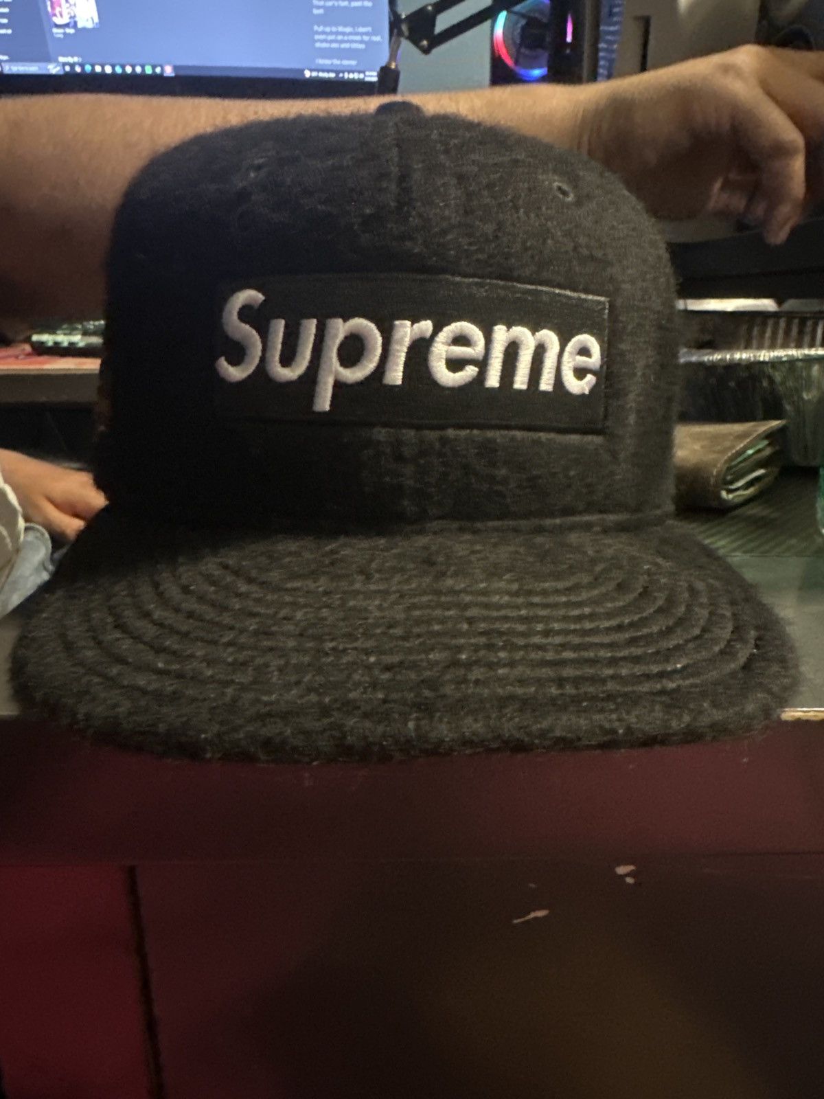 New Era × Supreme Supreme Velor Hat Size ONE SIZE - 1 Thumbnail