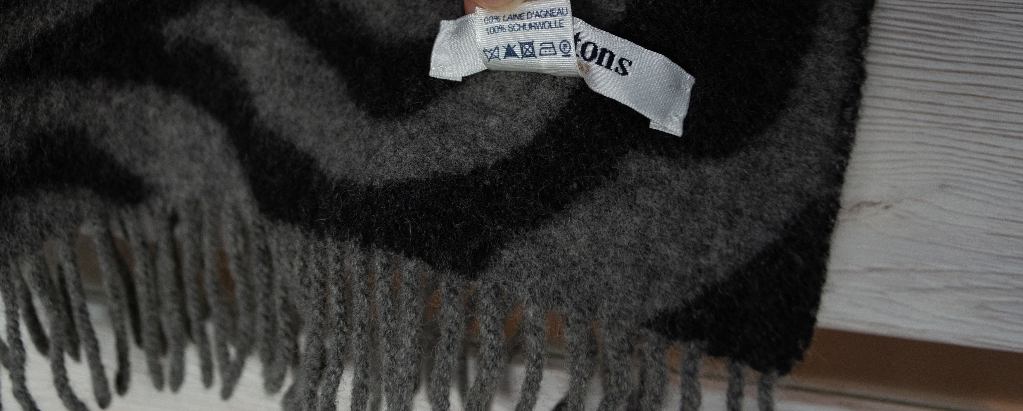 Johnstons Of Elgin Johnstones of Elgin grey wool scarf Size ONE SIZE - 4 Thumbnail