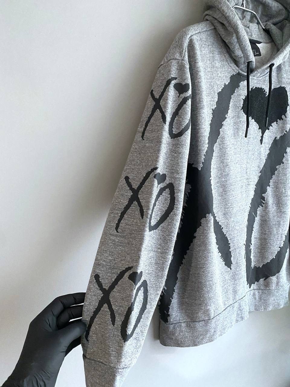 H&M × The Weeknd H&M x The Weekend XO Big Logo Grey Hoodie, Size M Size US M / EU 48-50 / 2 - 4 Thumbnail