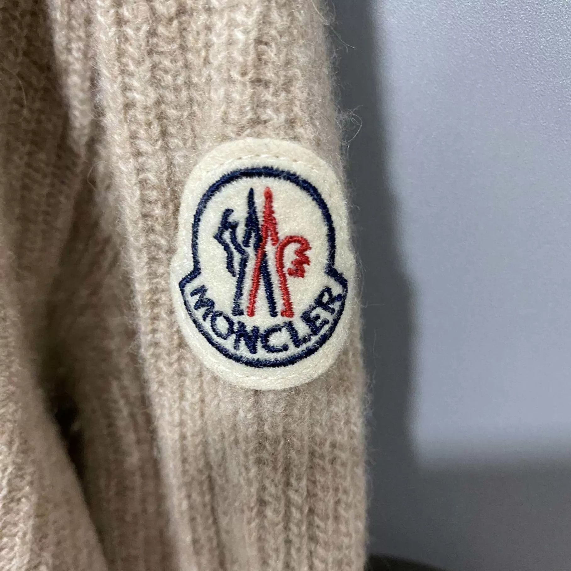 Moncler Moncler Oatmeal Logo Knit Sweater Size M Size M / US 6-8 / IT 42-44 - 4 Thumbnail