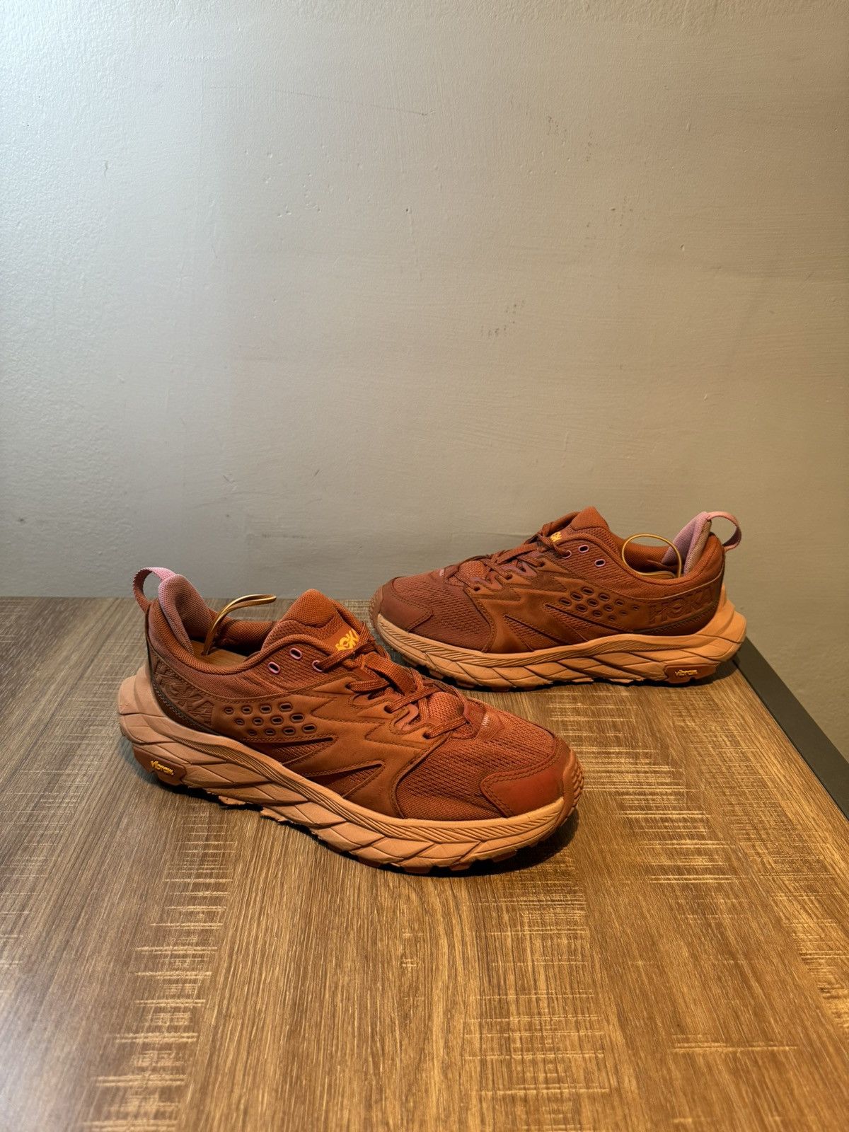 Hoka Hoka Women's US 10B Anacapa Breeze Low Sneakers Baked Clay Size US 10 / IT 40 - 2 Thumbnail