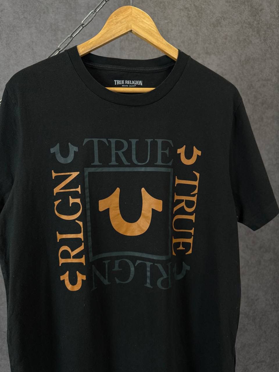 True Religion True Religion big center logo designer tee Size US L / EU 52-54 / 3 - 3 Thumbnail