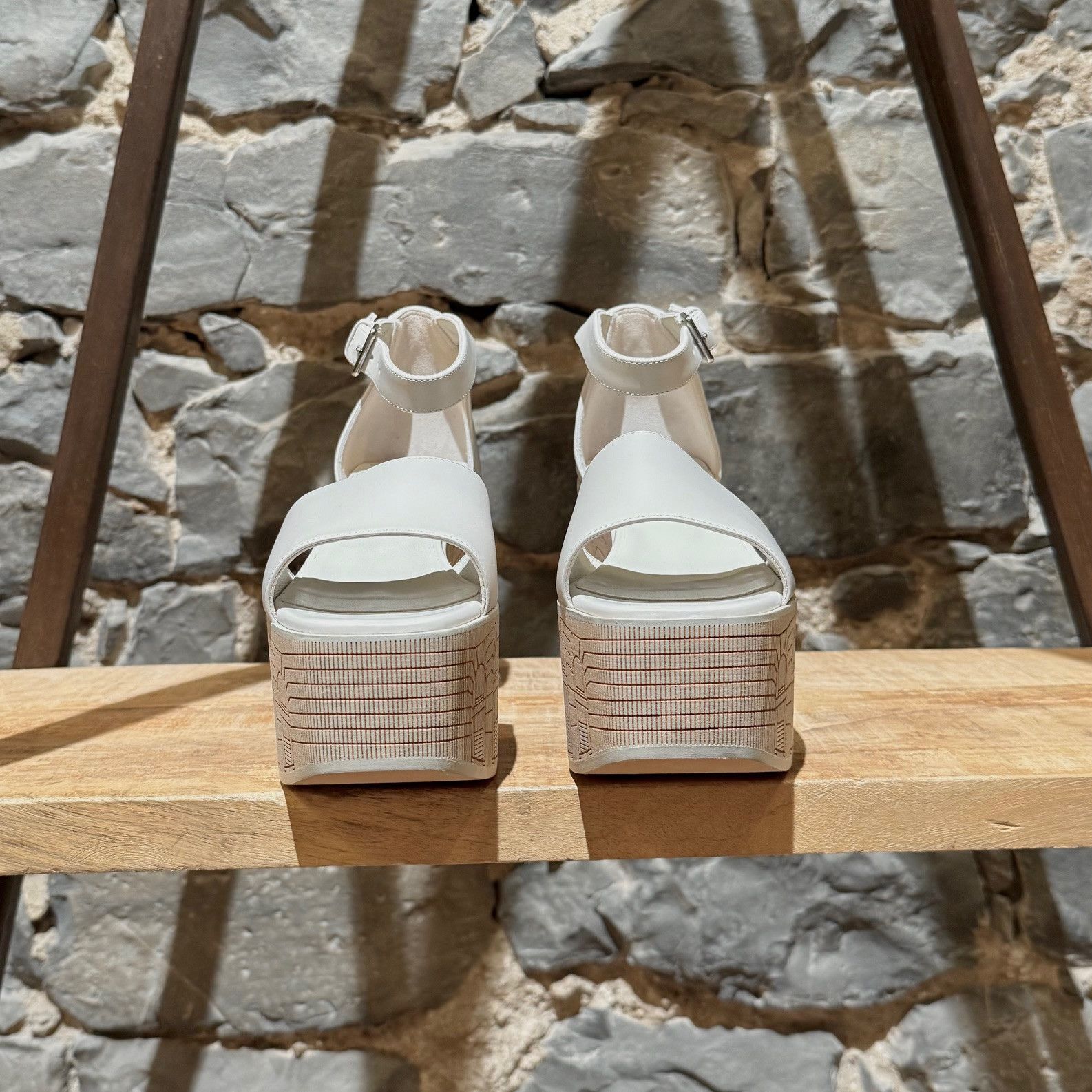 Hermes Hermès Illusion 35 Blanc de Paris Wedge Leather Sandals Size US 8 / IT 38 - 2 Thumbnail