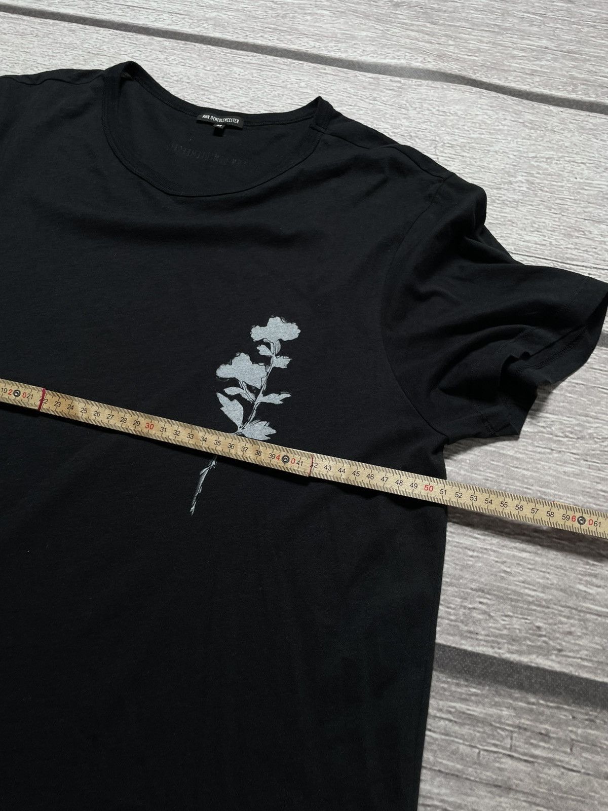 Ann Demeulemeester Ann Demeulemeester Flower Black Tee Size US M / EU 48-50 / 2 - 11 Thumbnail