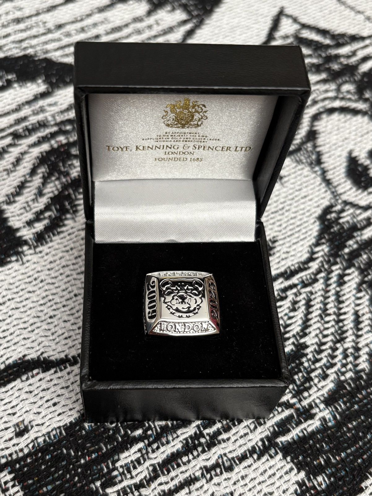 Palace MVP BULLDOG RING SIZE 9.5 | Grailed
