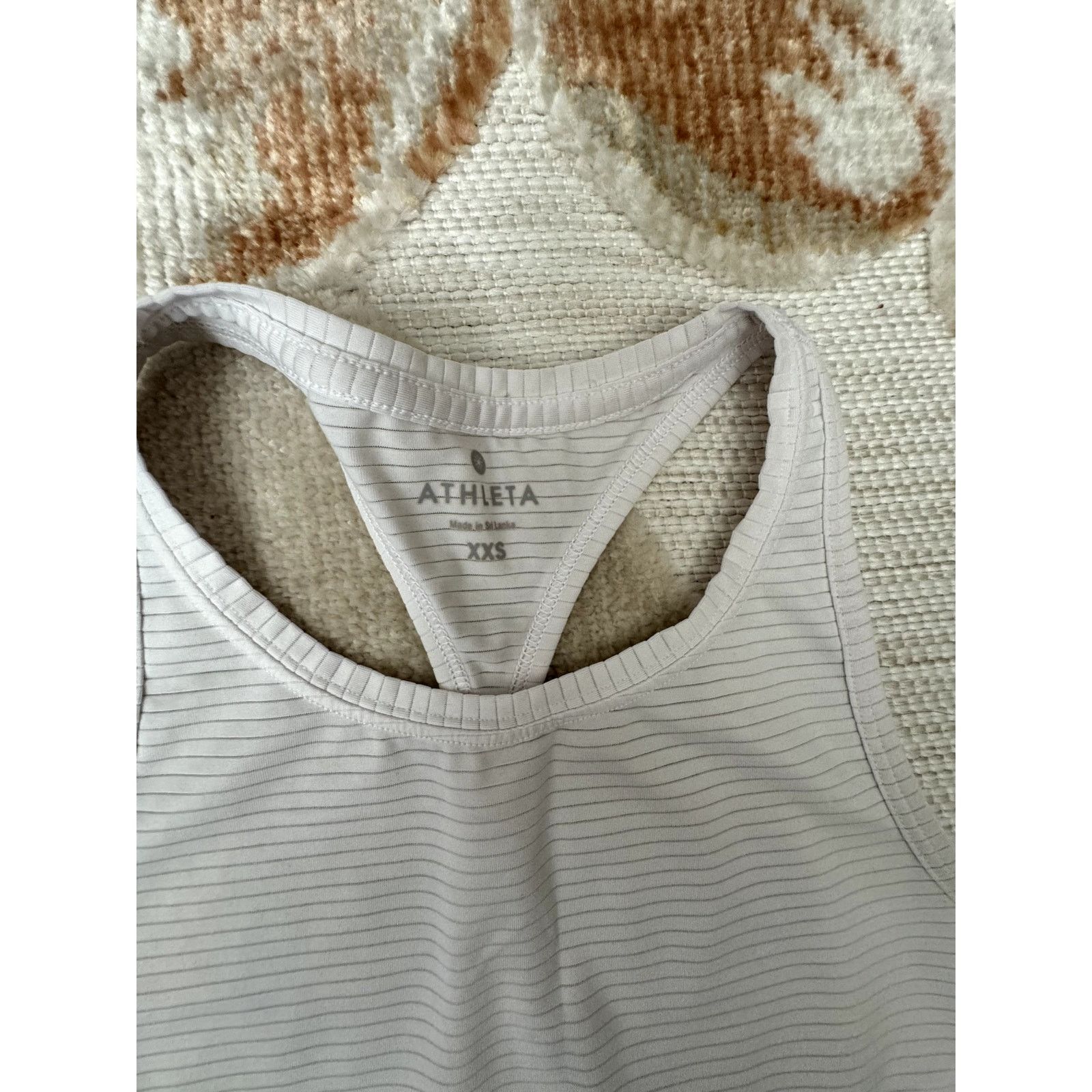 Athleta Athleta High Neck Shadow Stripe Chi Tank Size M / US 6-8 / IT 42-44 - 2 Thumbnail