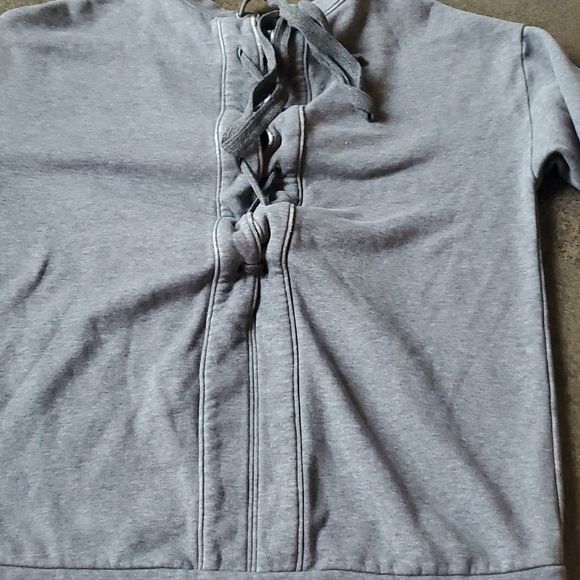 Fabletics Fablethics Nina Gray Hockey Lace-up Neckline Long Sleeve Sz. Size S / US 4 / IT 40 - 11 Thumbnail